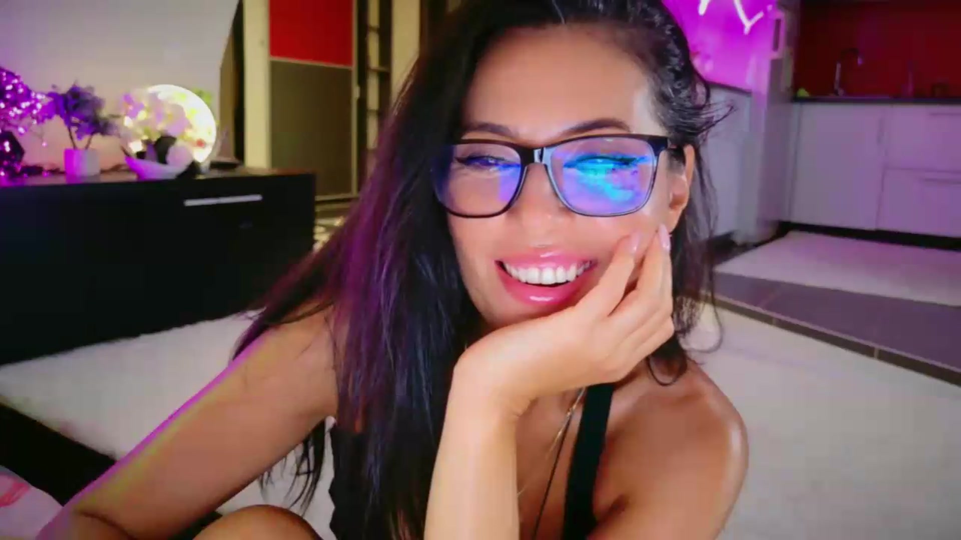Gallery image thumbnail from SmileyTinaa's myfreecams stream on, 08/07/2026, 04:51 image 7 of 20