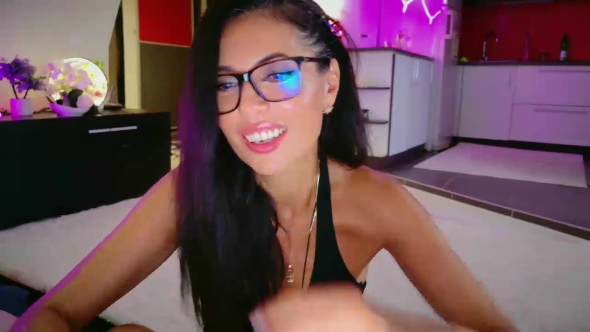 Gallery image thumbnail from SmileyTinaa's myfreecams stream on, 08/07/2026, 04:51 image 18 of 20