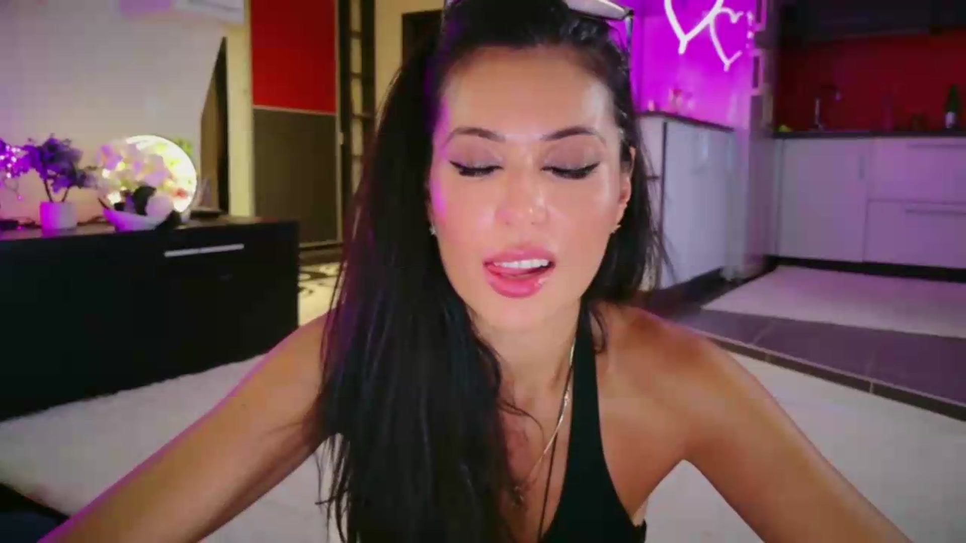 Gallery image thumbnail from SmileyTinaa's myfreecams stream on, 08/07/2026, 04:51 image 13 of 20