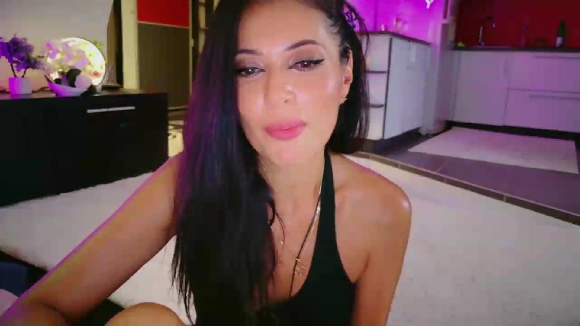 Gallery image thumbnail from SmileyTinaa's myfreecams stream on, 08/07/2026, 04:51 image 16 of 20