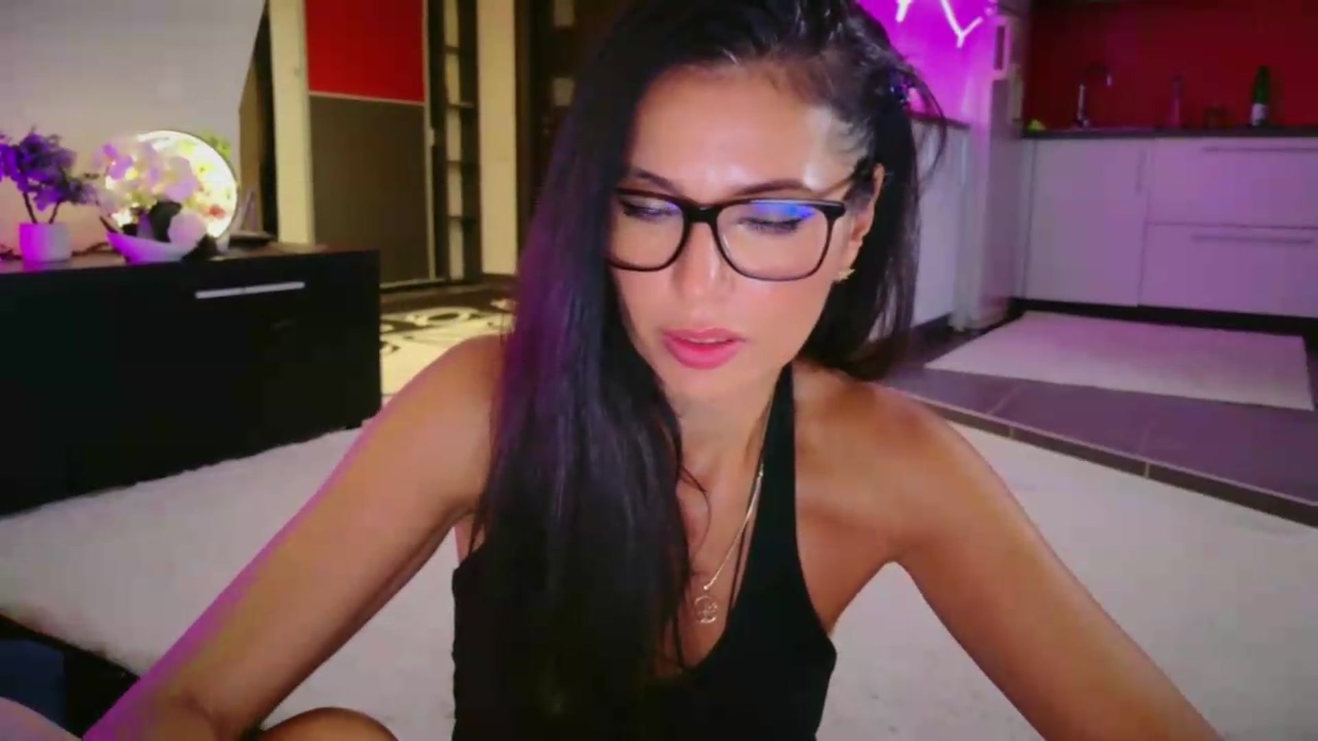 Gallery image thumbnail from SmileyTinaa's myfreecams stream on, 08/07/2026, 04:51 image 17 of 20