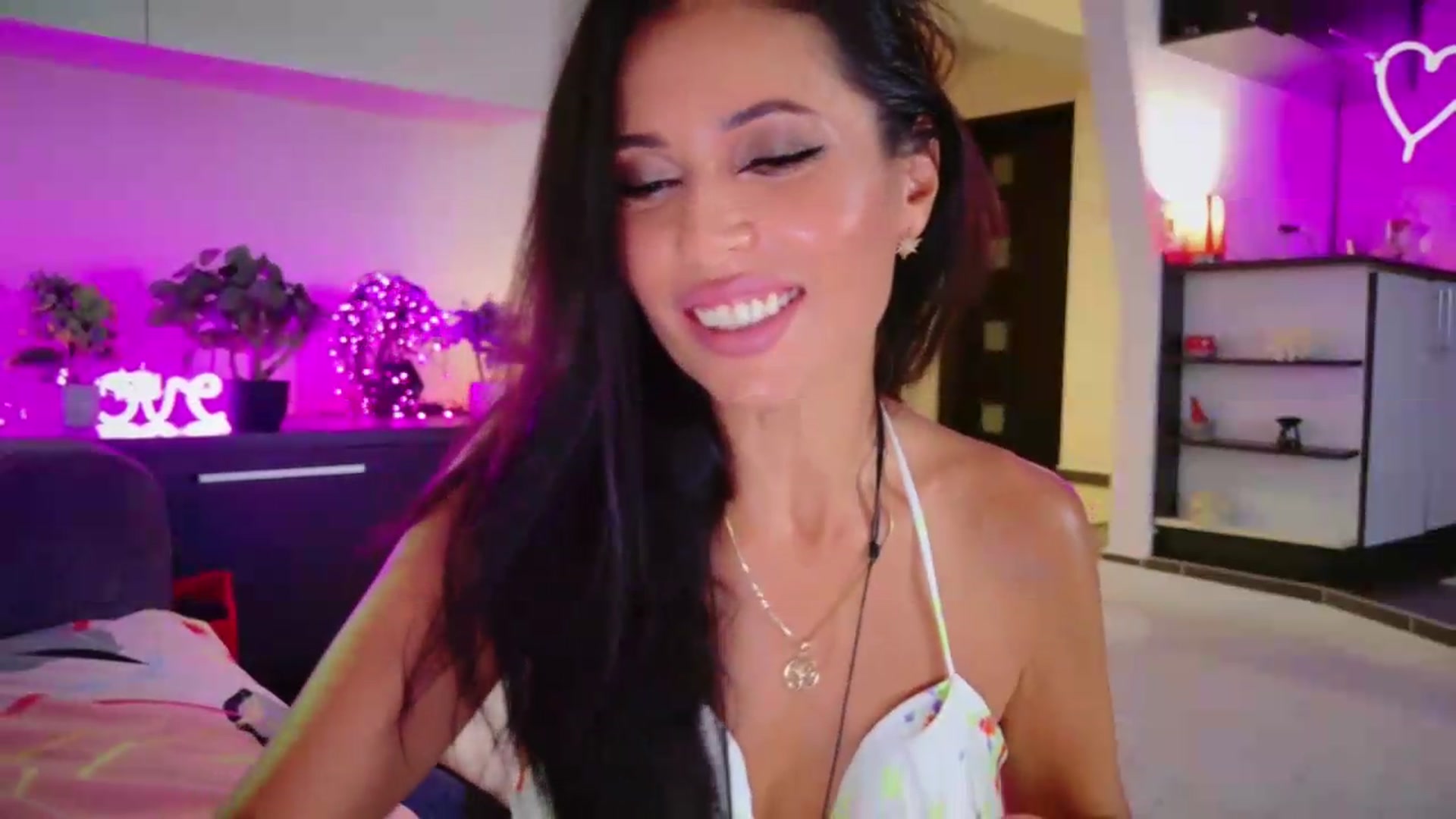 Gallery image thumbnail from SmileyTinaa's myfreecams stream on, 08/07/2026, 22:32 image 14 of 20