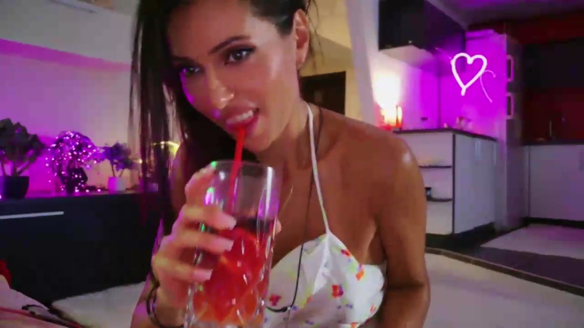 Gallery image thumbnail from SmileyTinaa's myfreecams stream on, 08/08/2026, 02:17 image 15 of 20