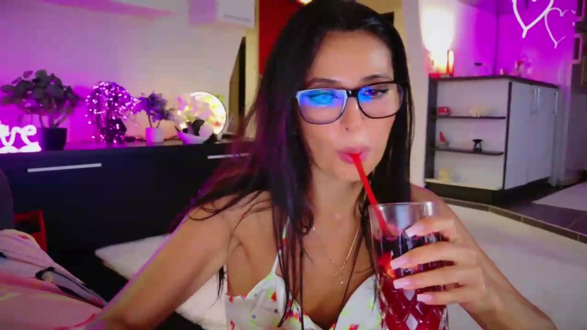 Gallery image thumbnail from SmileyTinaa's myfreecams stream on, 08/08/2026, 05:24 image 2 of 20
