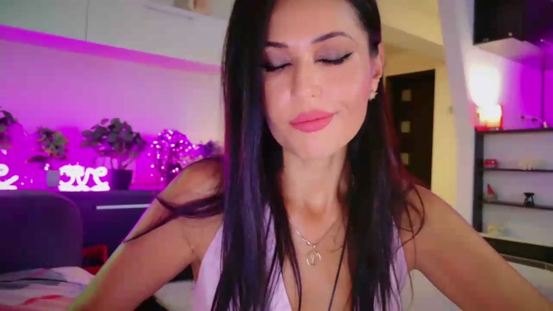 Gallery image thumbnail from SmileyTinaa's myfreecams stream on, 08/13/2026, 22:11 image 8 of 20