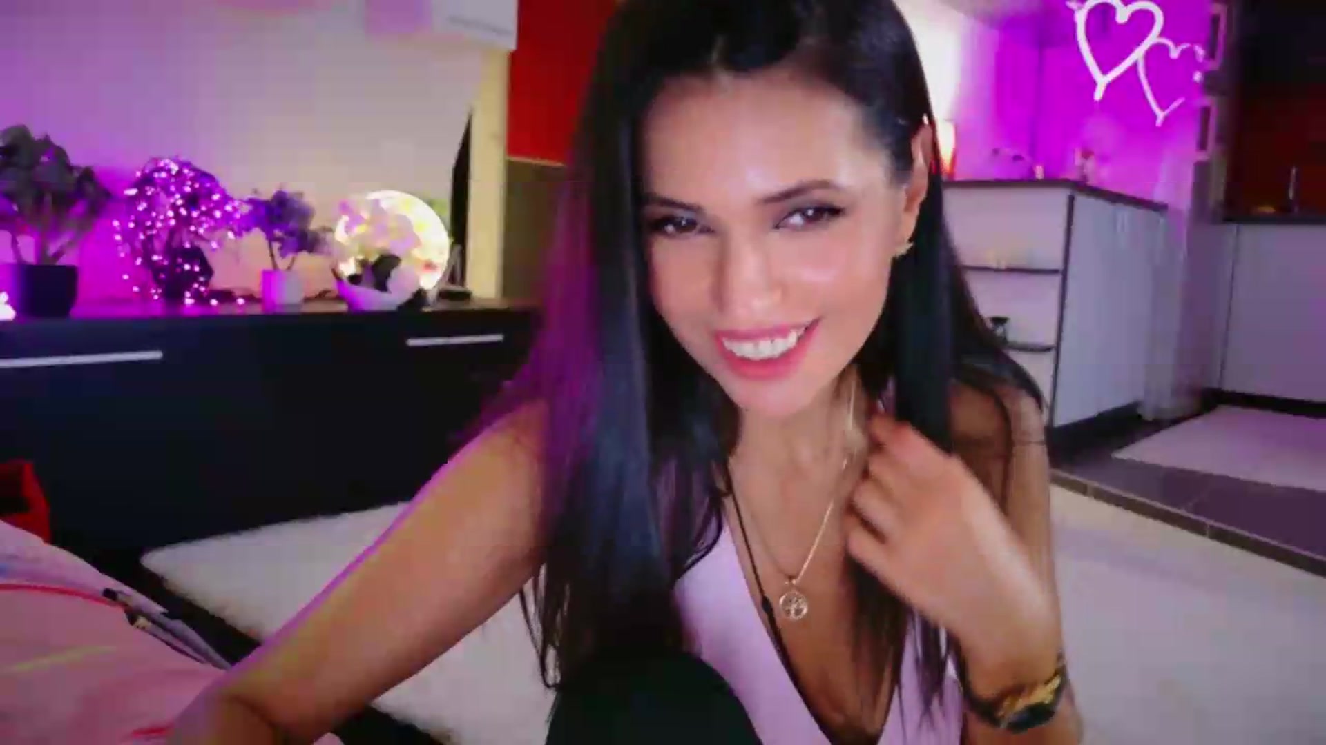 Gallery image thumbnail from SmileyTinaa's myfreecams stream on, 08/13/2026, 23:07 image 18 of 20