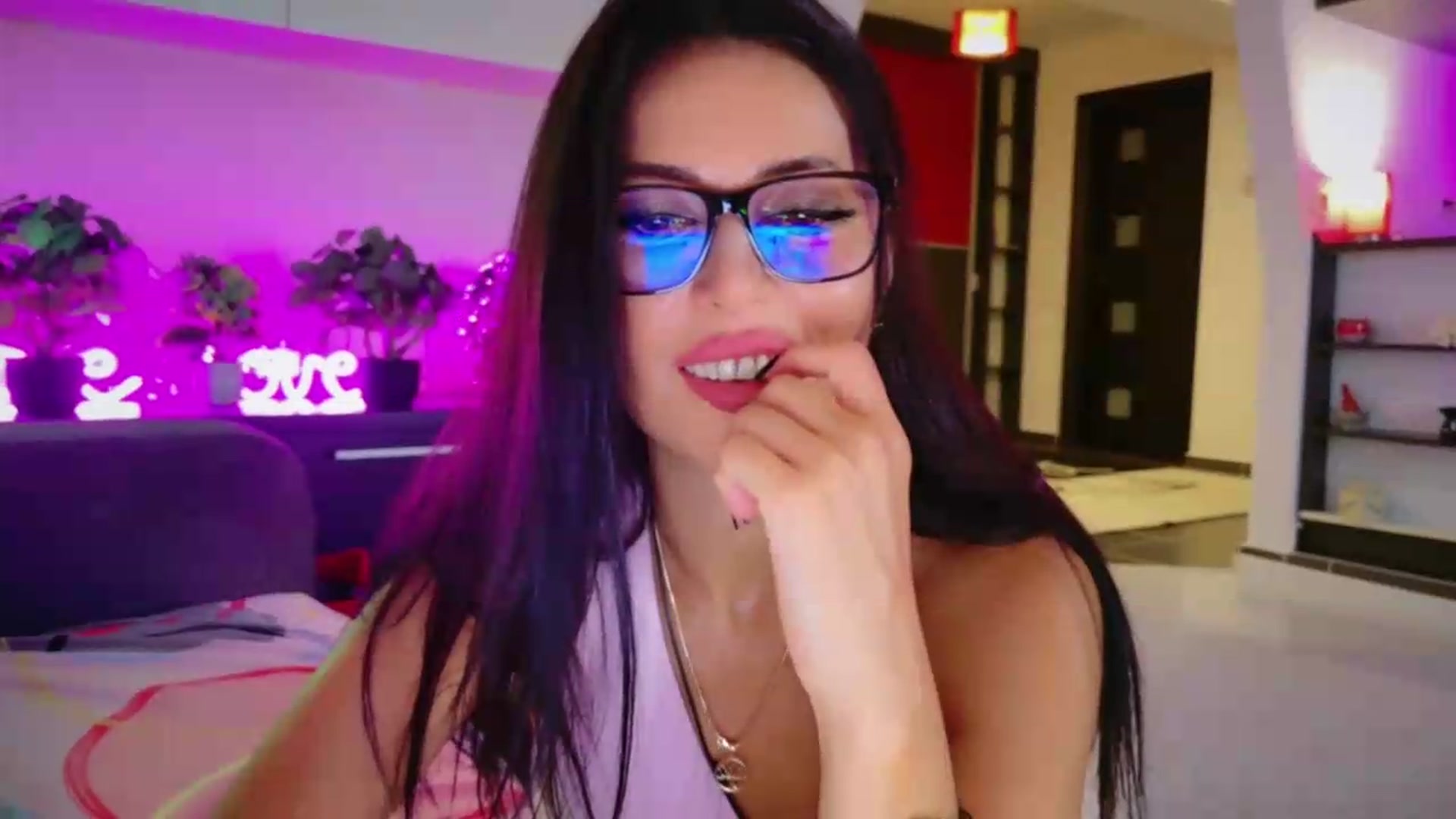 Gallery image thumbnail from SmileyTinaa's myfreecams stream on, 08/13/2026, 23:07 image 11 of 20