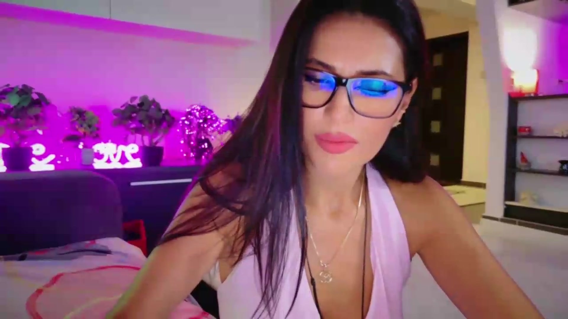 Gallery image thumbnail from SmileyTinaa's myfreecams stream on, 08/13/2026, 23:07 image 9 of 20