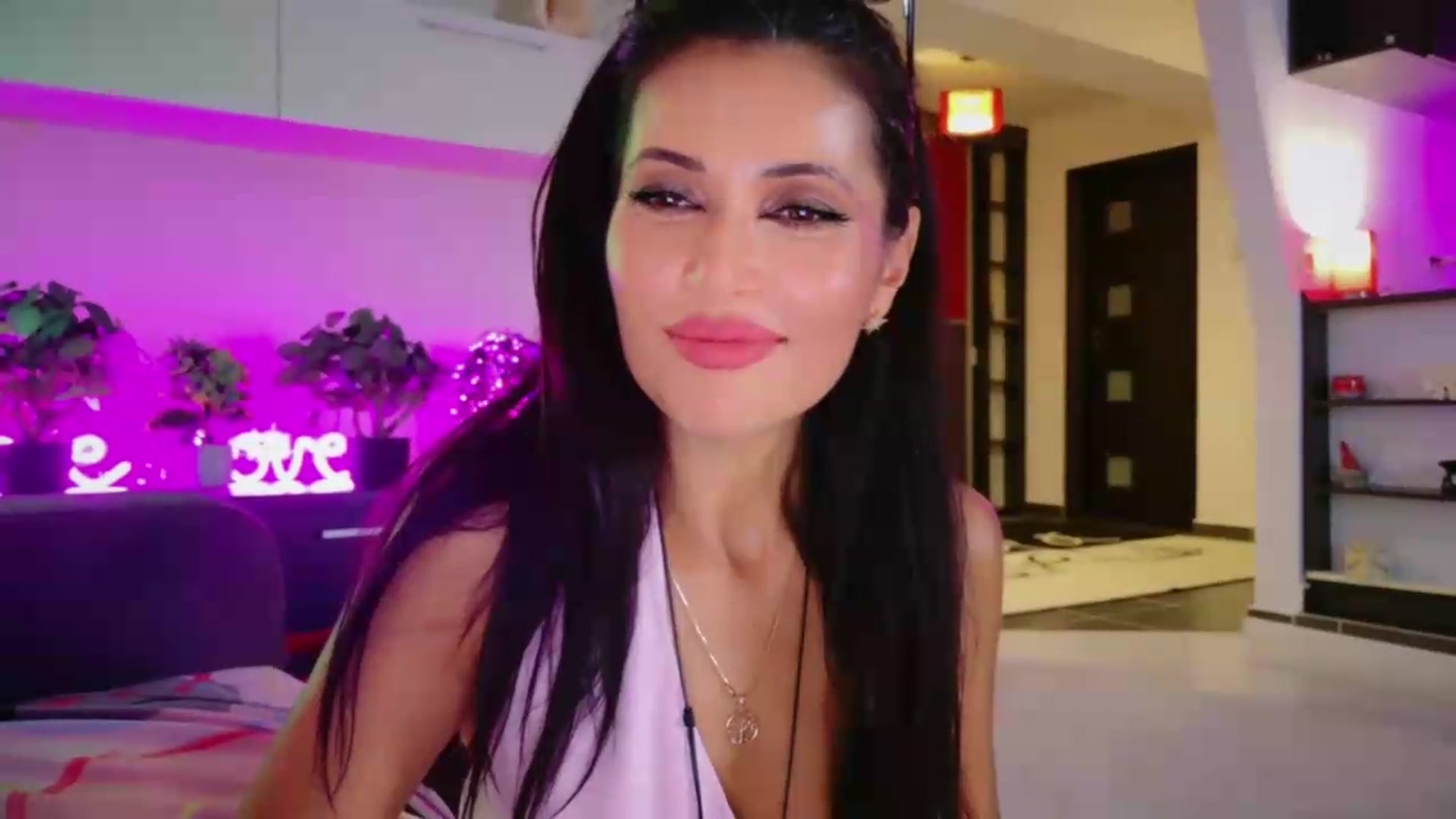Gallery image thumbnail from SmileyTinaa's myfreecams stream on, 08/14/2026, 24:59 image 7 of 20