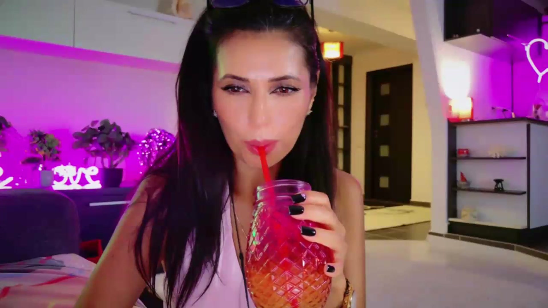 Gallery image thumbnail from SmileyTinaa's myfreecams stream on, 08/14/2026, 24:59 image 8 of 20