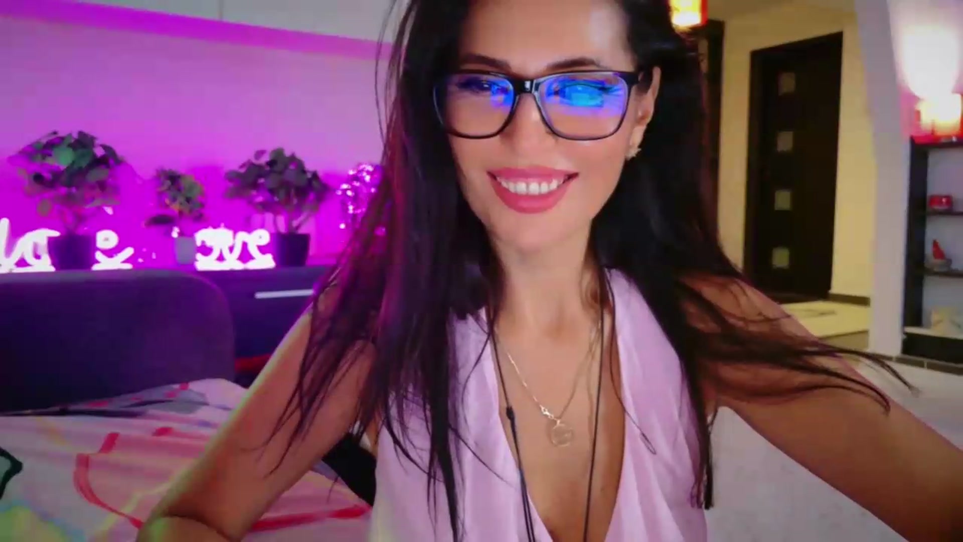 Gallery image thumbnail from SmileyTinaa's myfreecams stream on, 08/14/2026, 03:19 image 15 of 20