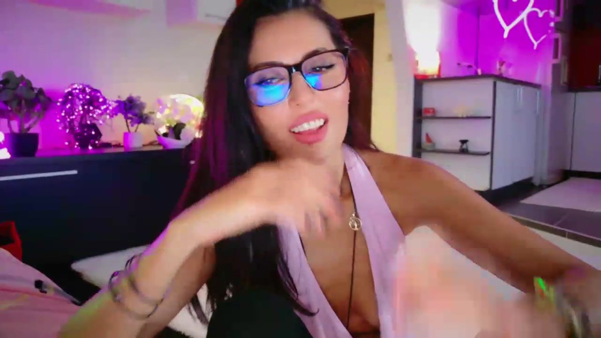 Gallery image thumbnail from SmileyTinaa's myfreecams stream on, 08/14/2026, 06:27 image 5 of 20
