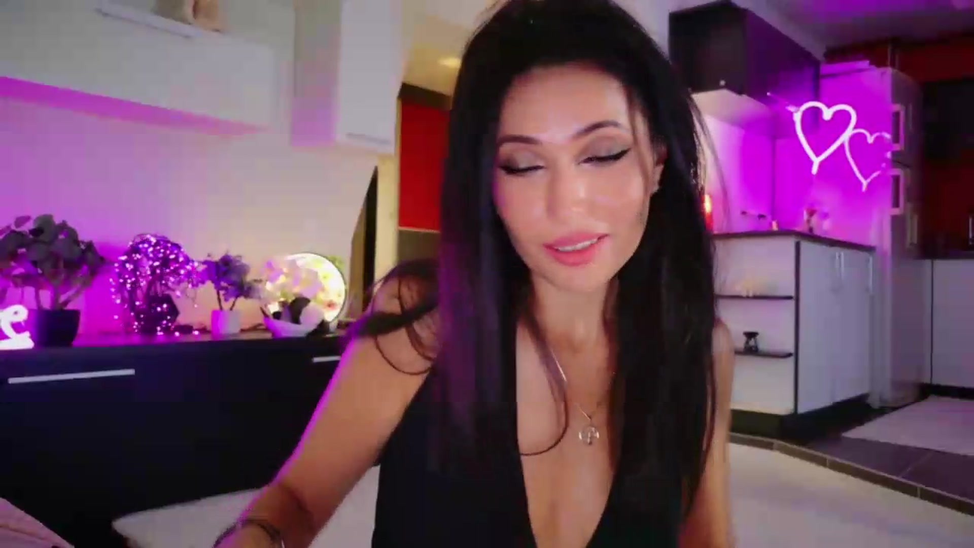 Gallery image thumbnail from SmileyTinaa's myfreecams stream on, 08/14/2026, 22:22 image 6 of 20