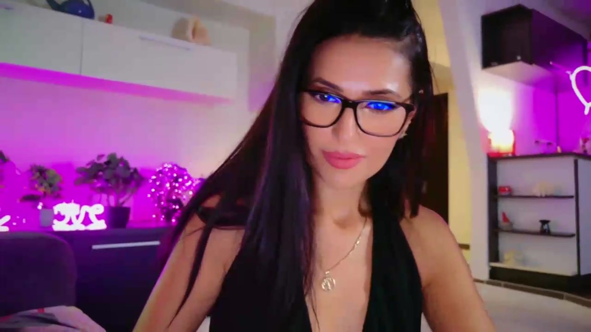 Gallery image thumbnail from SmileyTinaa's myfreecams stream on, 08/14/2026, 22:22 image 10 of 20