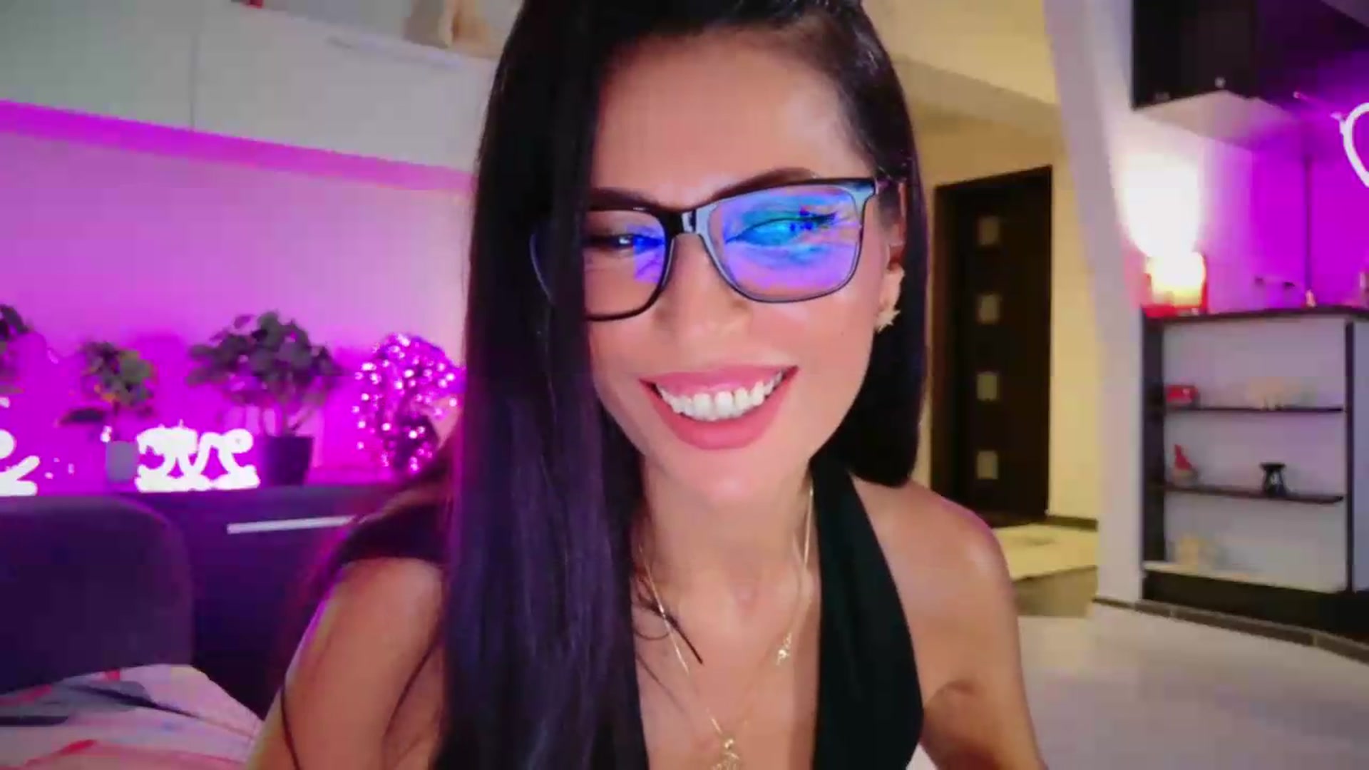 Gallery image thumbnail from SmileyTinaa's myfreecams stream on, 08/14/2026, 22:22 image 20 of 20