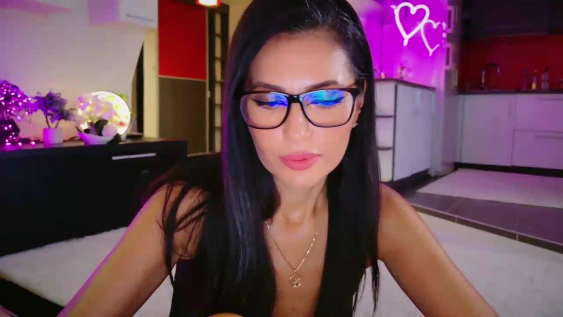 Gallery image thumbnail from SmileyTinaa's myfreecams stream on, 08/14/2026, 23:55 image 14 of 20