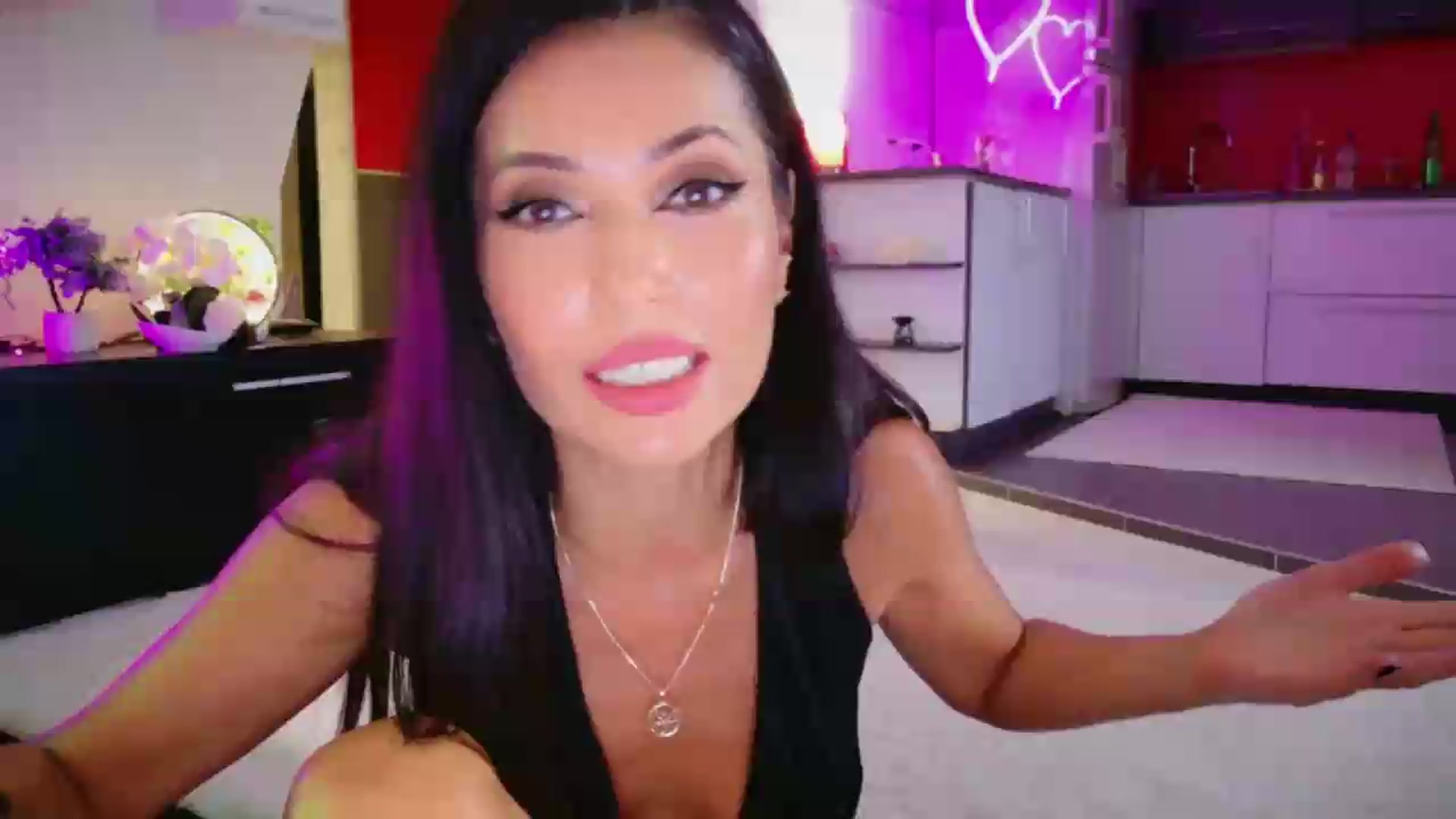 Gallery image thumbnail from SmileyTinaa's myfreecams stream on, 08/14/2026, 23:55 image 1 of 20