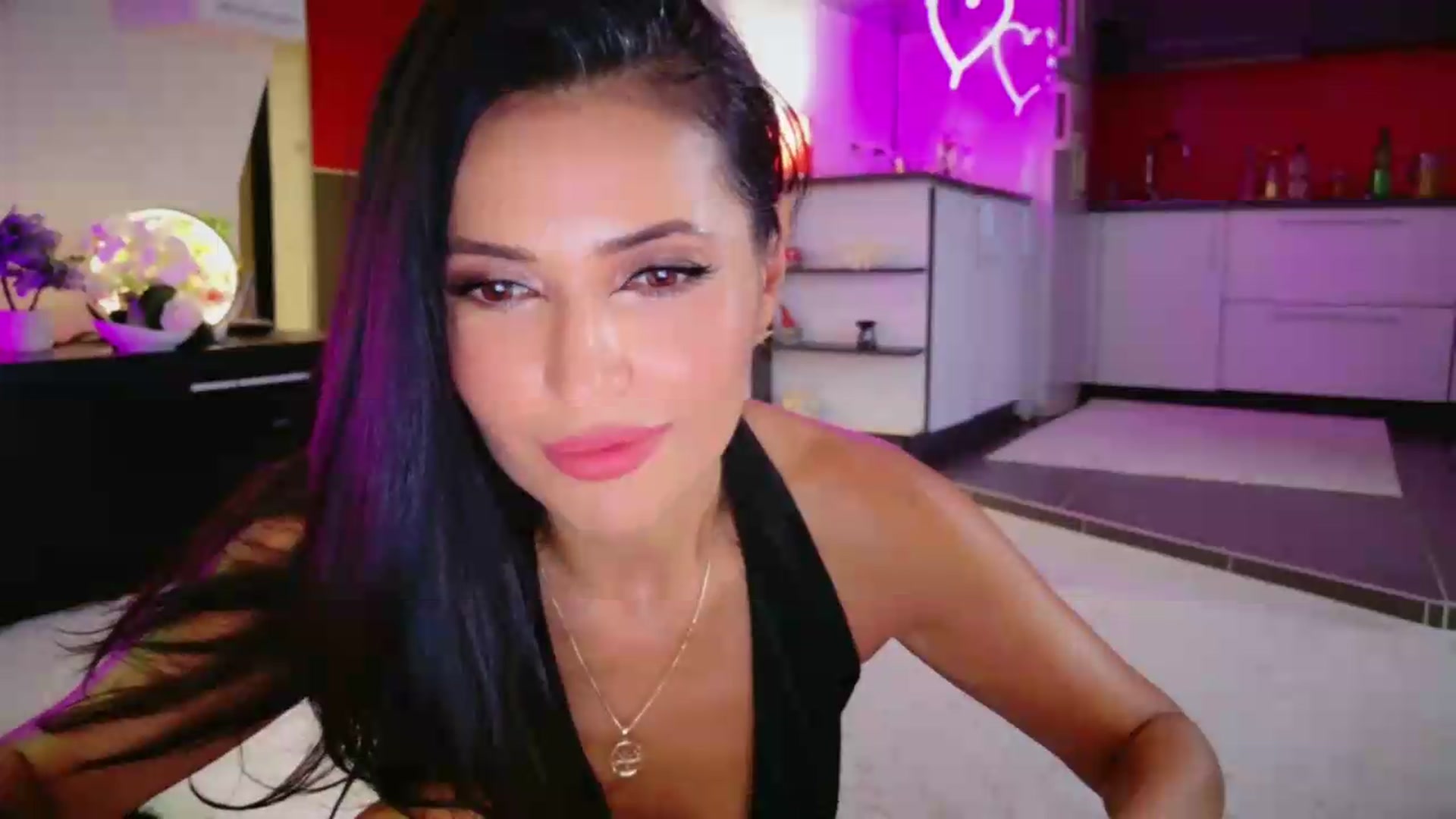 Gallery image thumbnail from SmileyTinaa's myfreecams stream on, 08/14/2026, 23:55 image 4 of 20