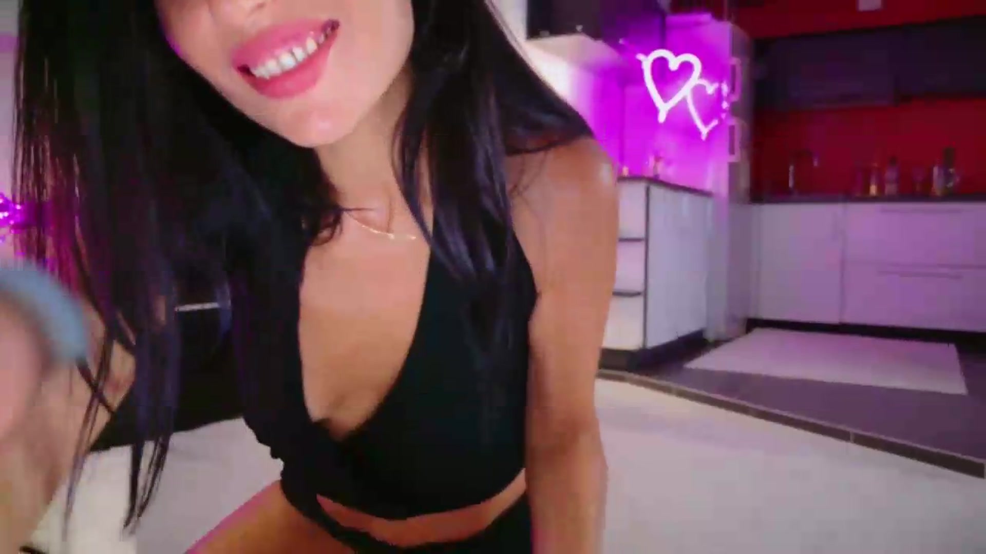 Gallery image thumbnail from SmileyTinaa's myfreecams stream on, 08/15/2026, 02:53 image 9 of 20