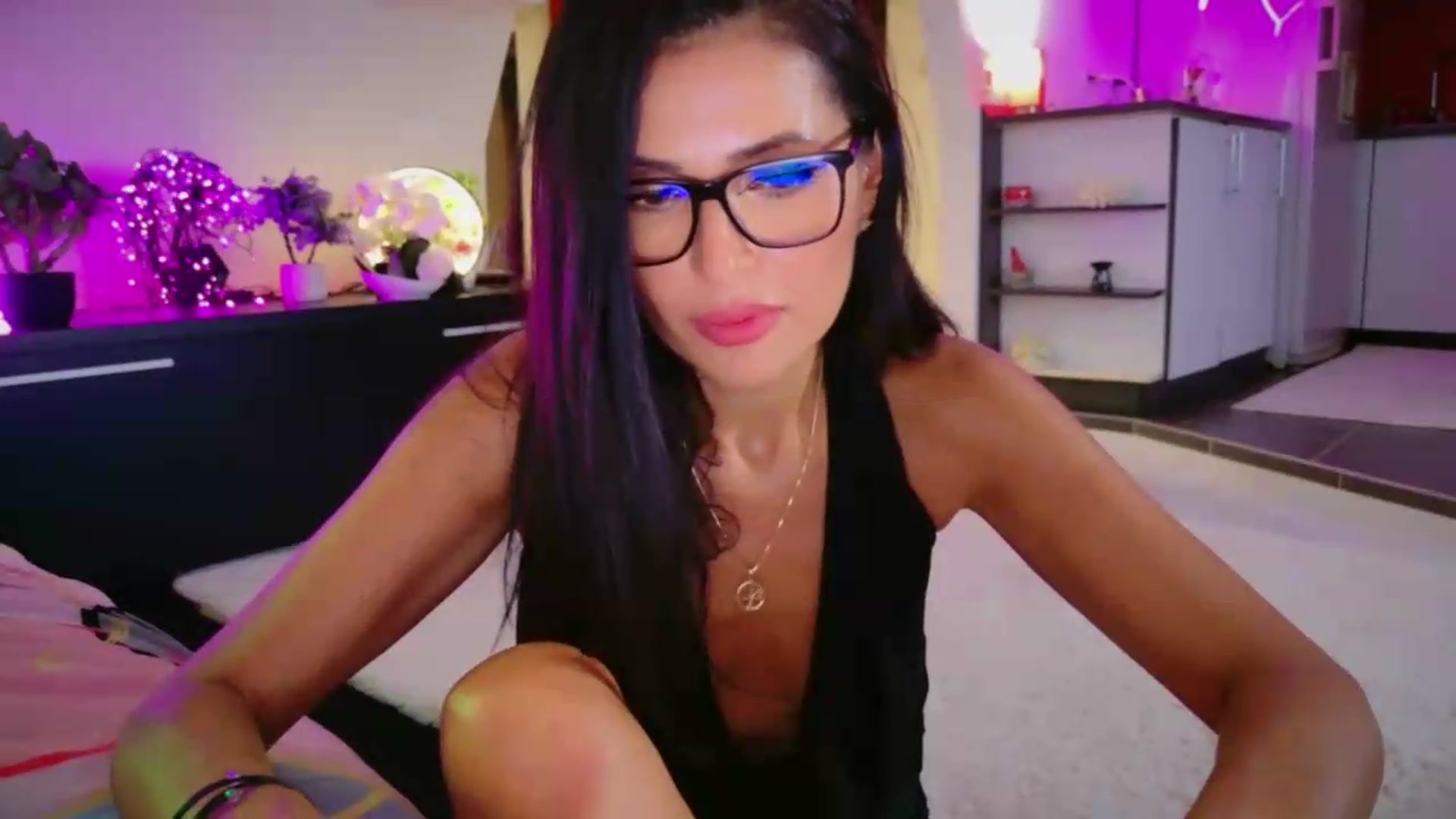 Gallery image thumbnail from SmileyTinaa's myfreecams stream on, 08/15/2026, 05:30 image 18 of 20