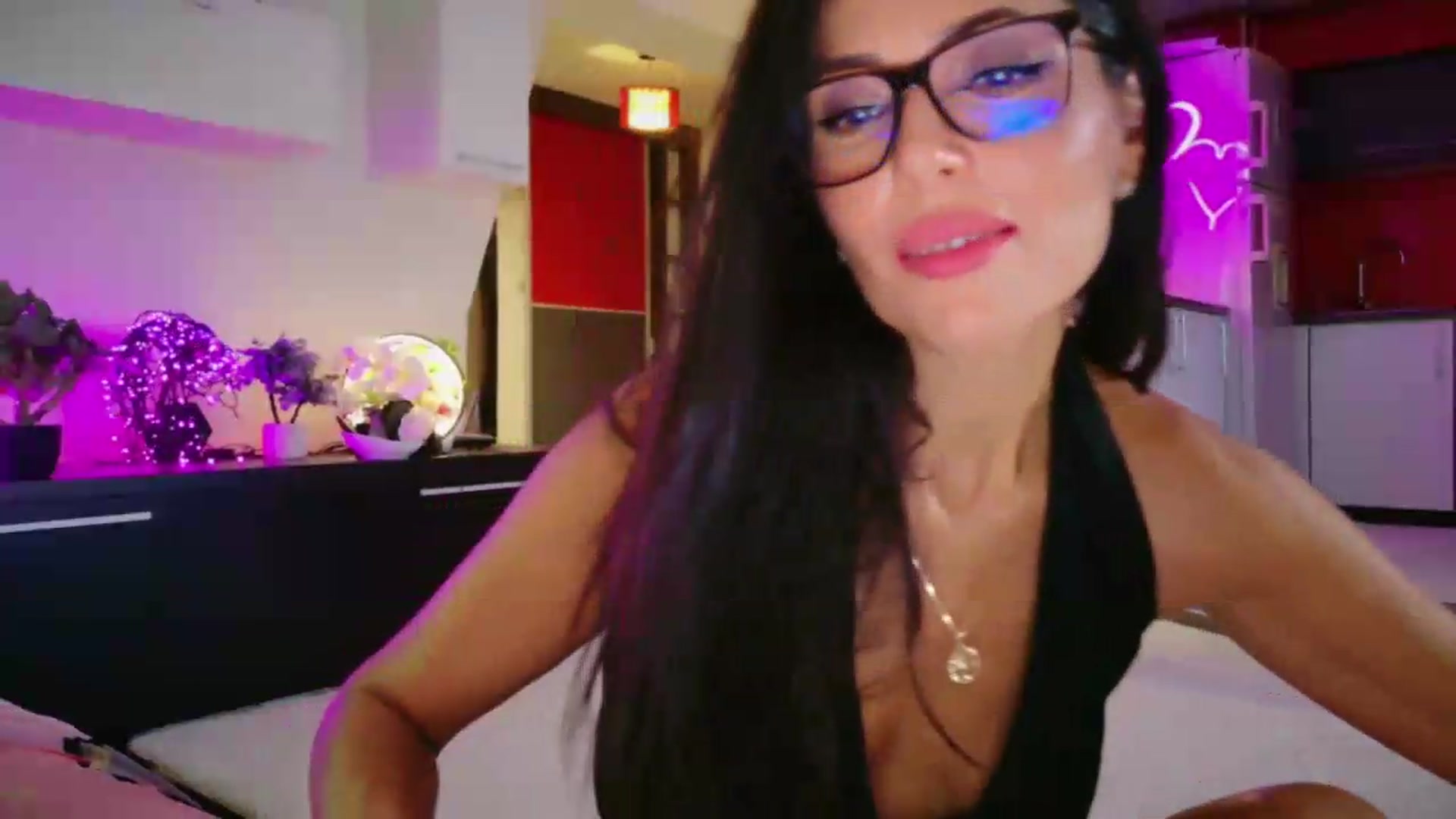 Gallery image thumbnail from SmileyTinaa's myfreecams stream on, 08/15/2026, 05:30 image 3 of 20