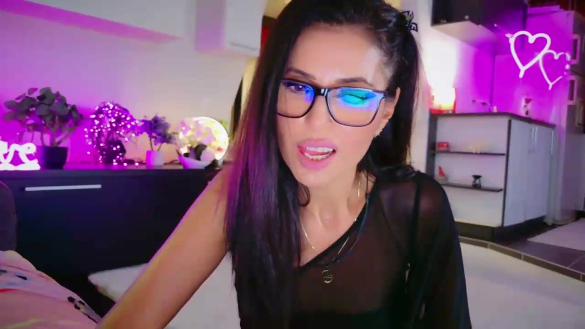 Gallery image thumbnail from SmileyTinaa's myfreecams stream on, 08/21/2026, 24:38 image 5 of 20