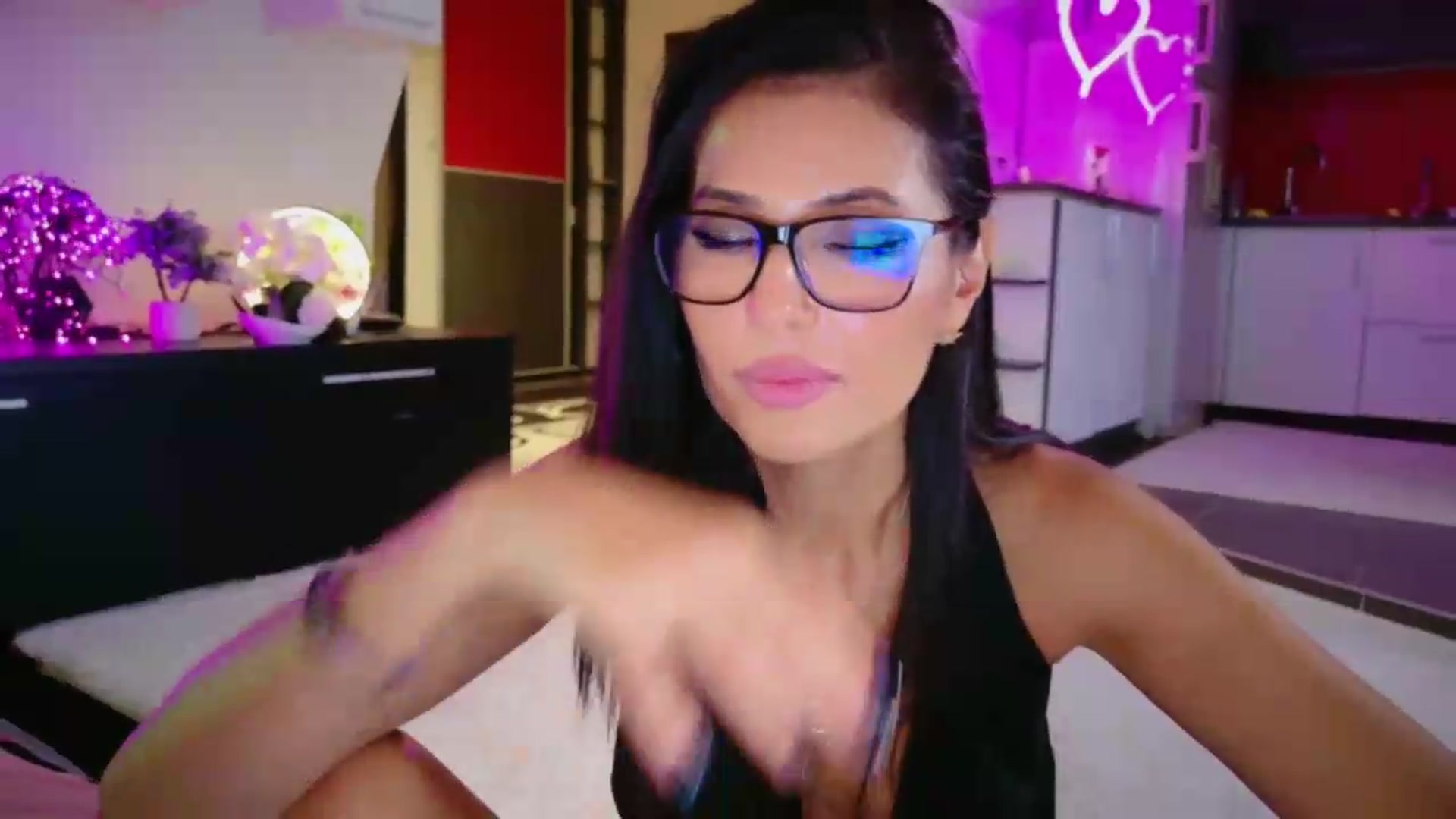Gallery image thumbnail from SmileyTinaa's myfreecams stream on, 08/21/2026, 06:33 image 8 of 20
