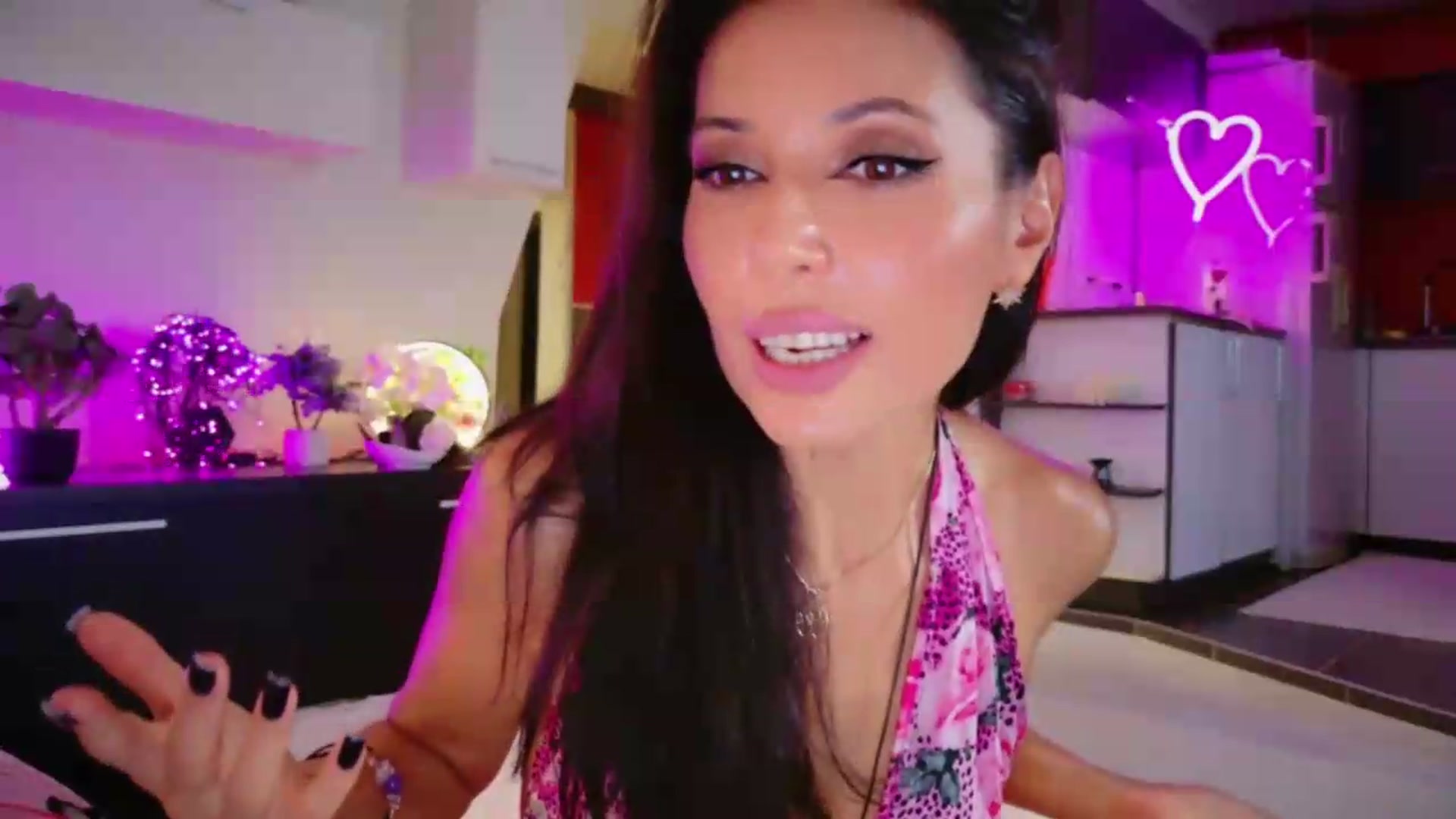 Gallery image thumbnail from SmileyTinaa's myfreecams stream on, 08/22/2026, 01:45 image 5 of 20
