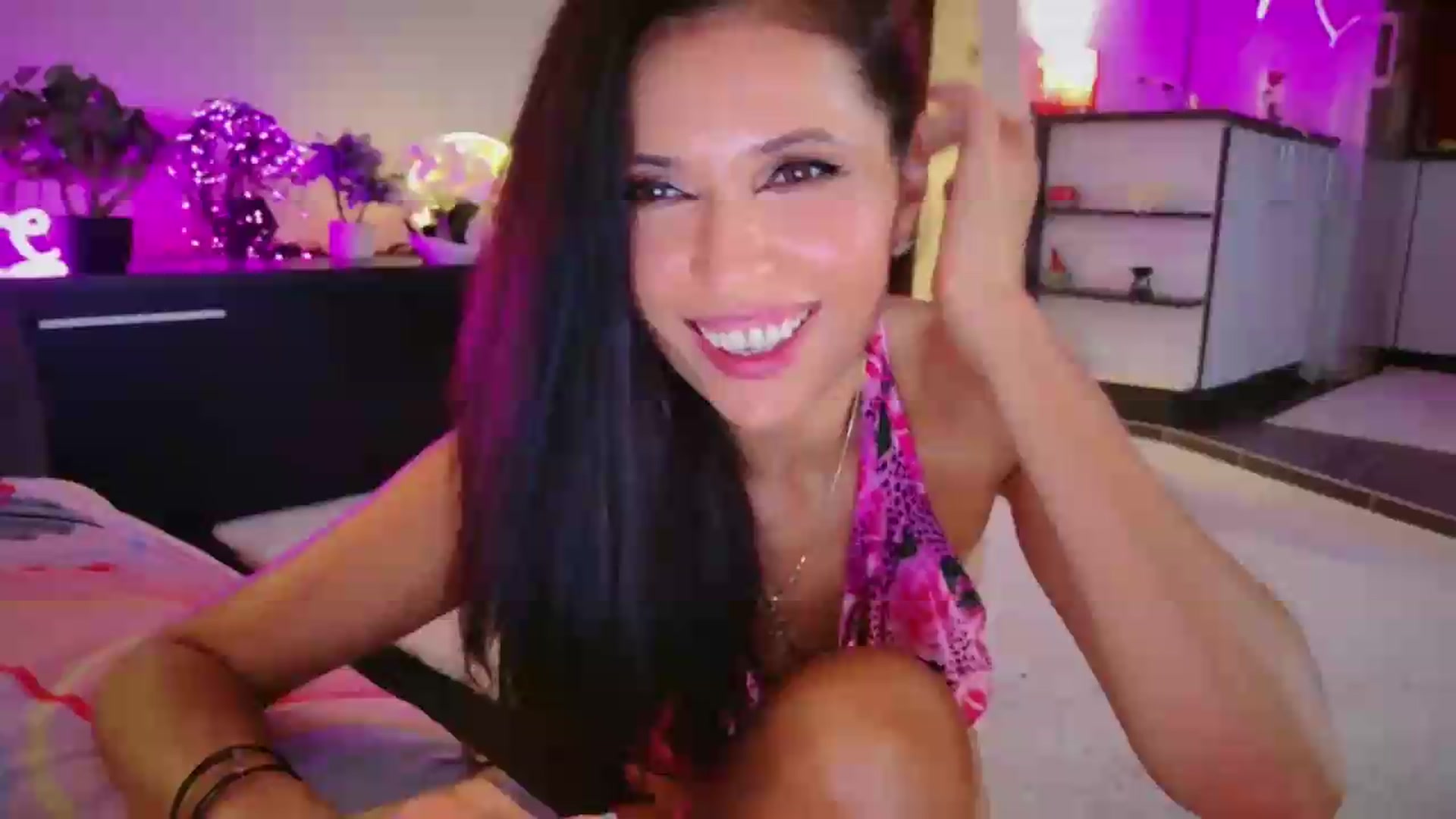 Gallery image thumbnail from SmileyTinaa's myfreecams stream on, 08/22/2026, 05:35 image 1 of 20