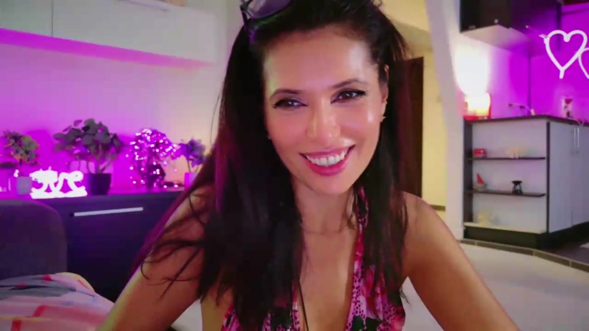 Gallery image thumbnail from SmileyTinaa's myfreecams stream on, 08/22/2026, 05:35 image 20 of 20