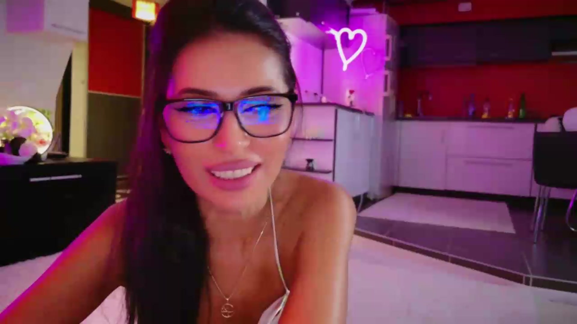 Gallery image thumbnail from SmileyTinaa's myfreecams stream on, 08/28/2026, 24:02 image 6 of 20