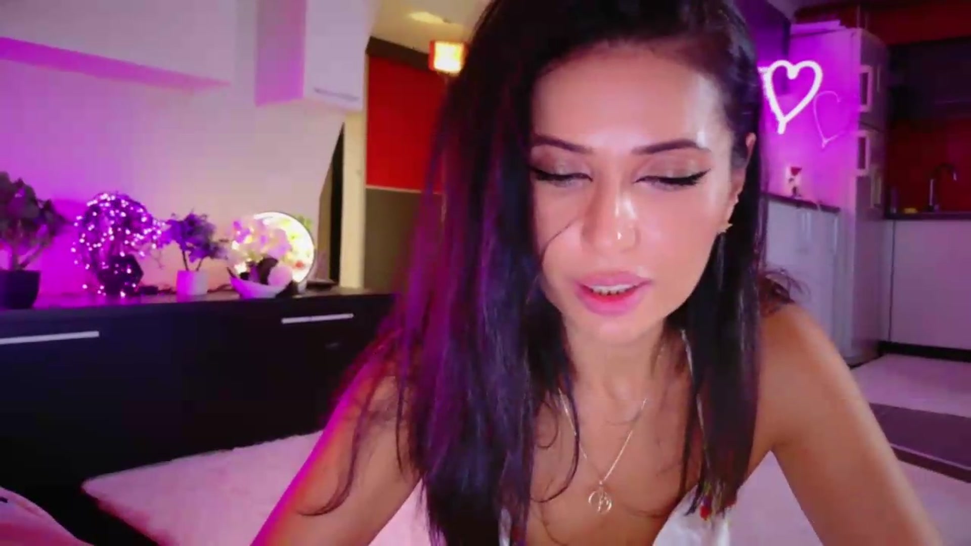 Gallery image thumbnail from SmileyTinaa's myfreecams stream on, 08/28/2026, 24:02 image 12 of 20