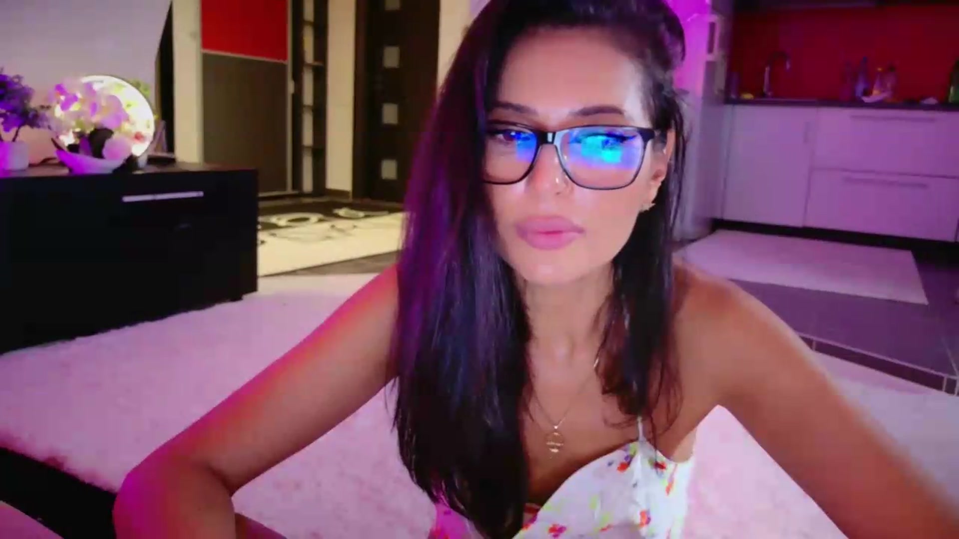 Gallery image thumbnail from SmileyTinaa's myfreecams stream on, 08/28/2026, 24:02 image 18 of 20