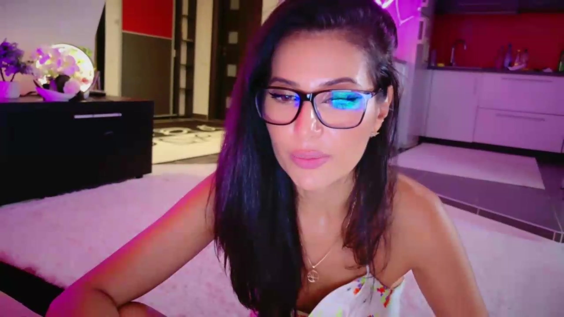 Gallery image thumbnail from SmileyTinaa's myfreecams stream on, 08/28/2026, 01:12 image 14 of 20