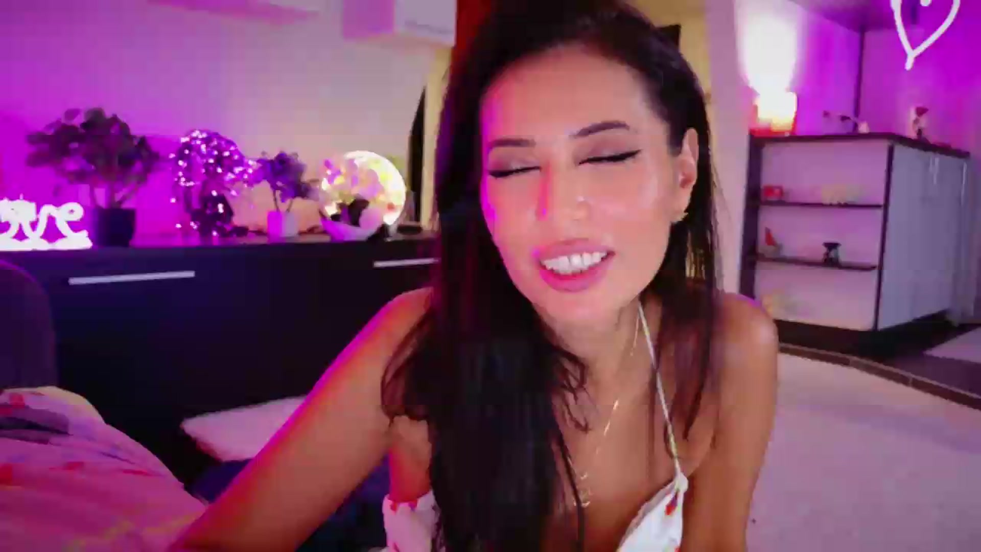 Gallery image thumbnail from SmileyTinaa's myfreecams stream on, 08/28/2026, 04:01 image 1 of 20