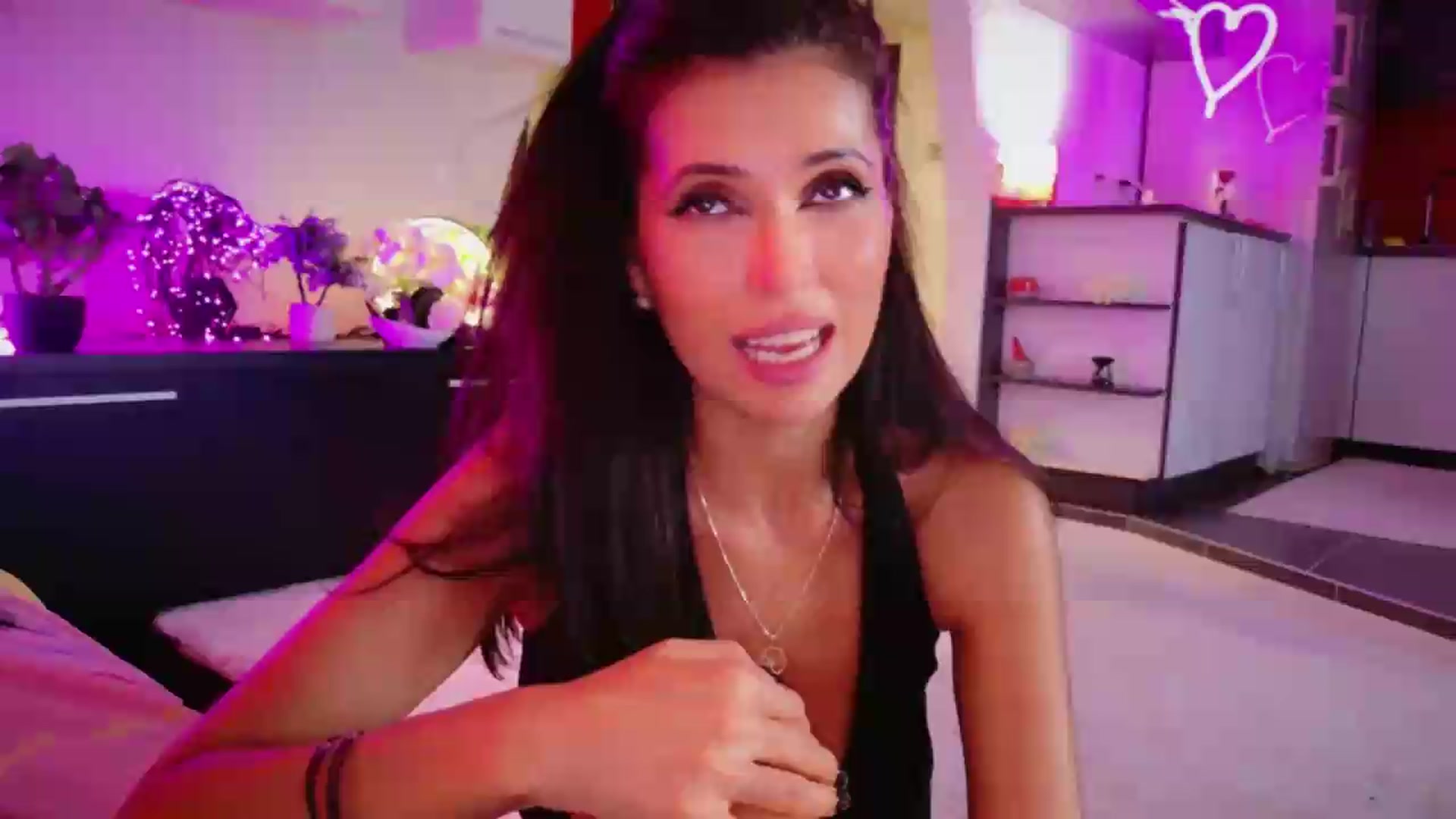Gallery image thumbnail from SmileyTinaa's myfreecams stream on, 08/28/2026, 07:18 image 13 of 20