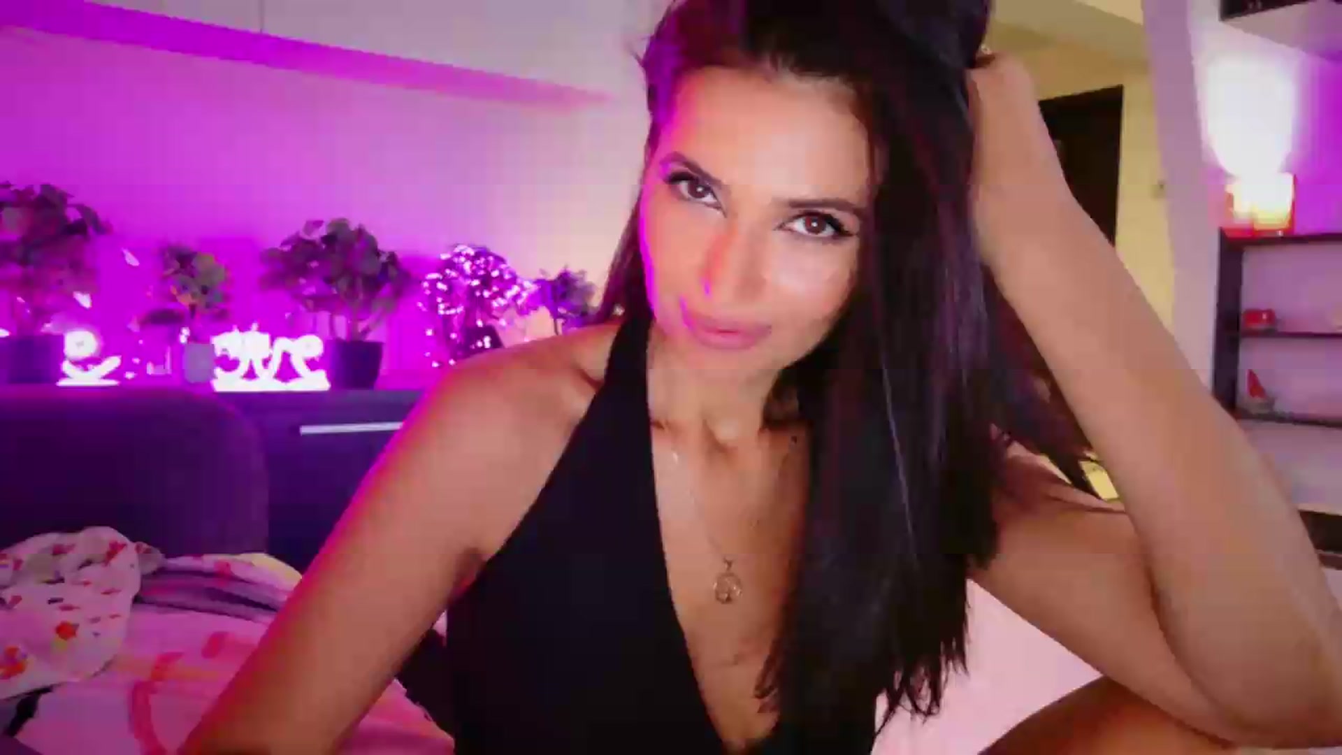 Gallery image thumbnail from SmileyTinaa's myfreecams stream on, 08/28/2026, 07:18 image 11 of 20