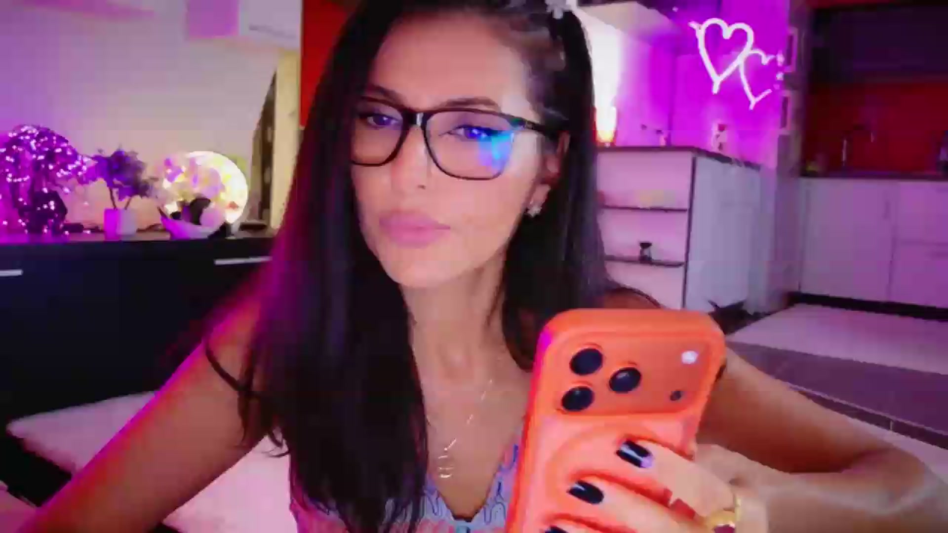 Gallery image thumbnail from SmileyTinaa's myfreecams stream on, 08/29/2026, 24:04 image 3 of 20
