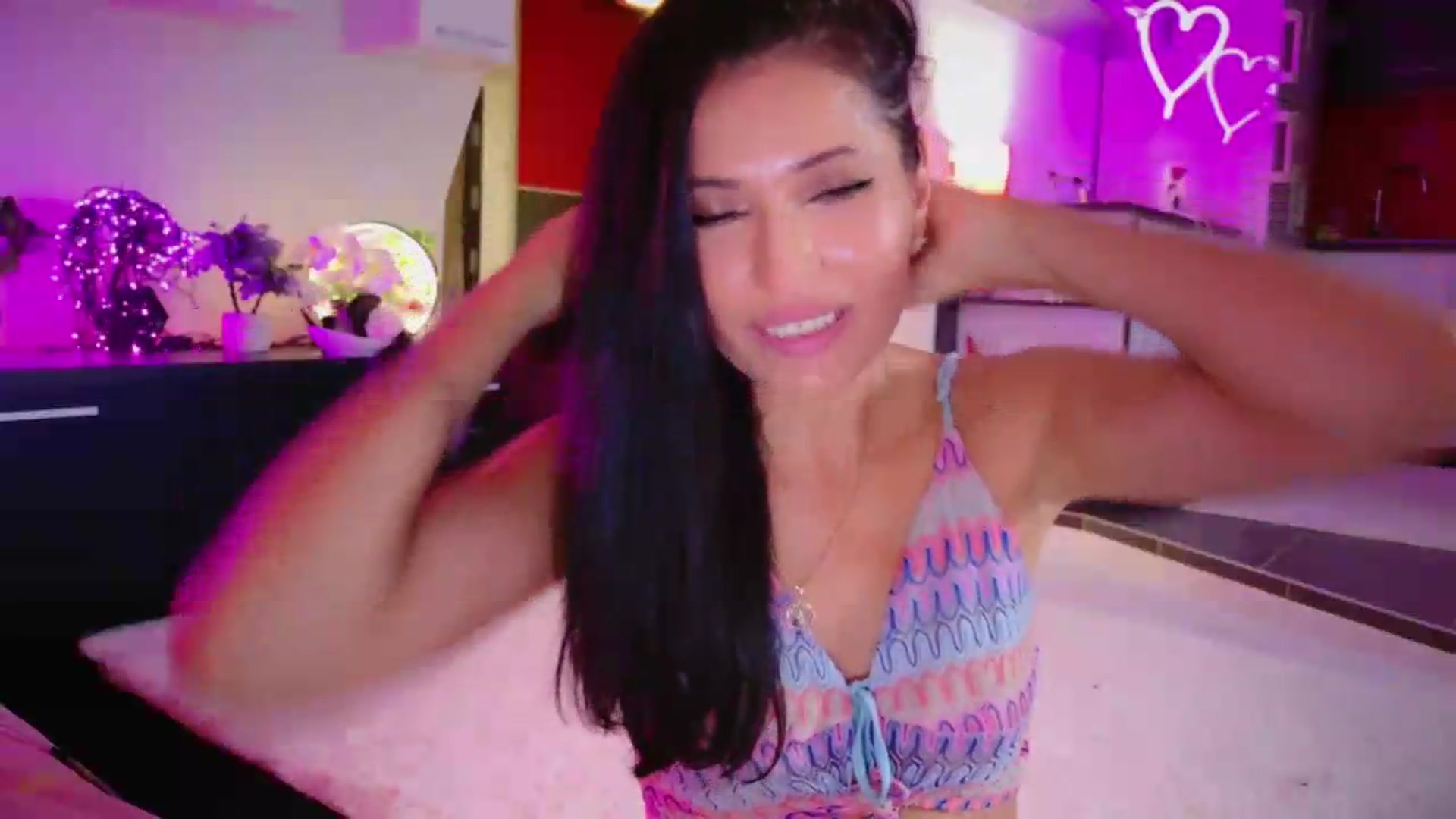 Gallery image thumbnail from SmileyTinaa's myfreecams stream on, 08/29/2026, 24:04 image 10 of 20