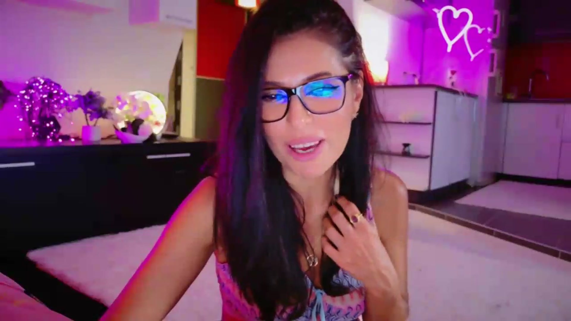 Gallery image thumbnail from SmileyTinaa's myfreecams stream on, 08/29/2026, 24:04 image 8 of 20