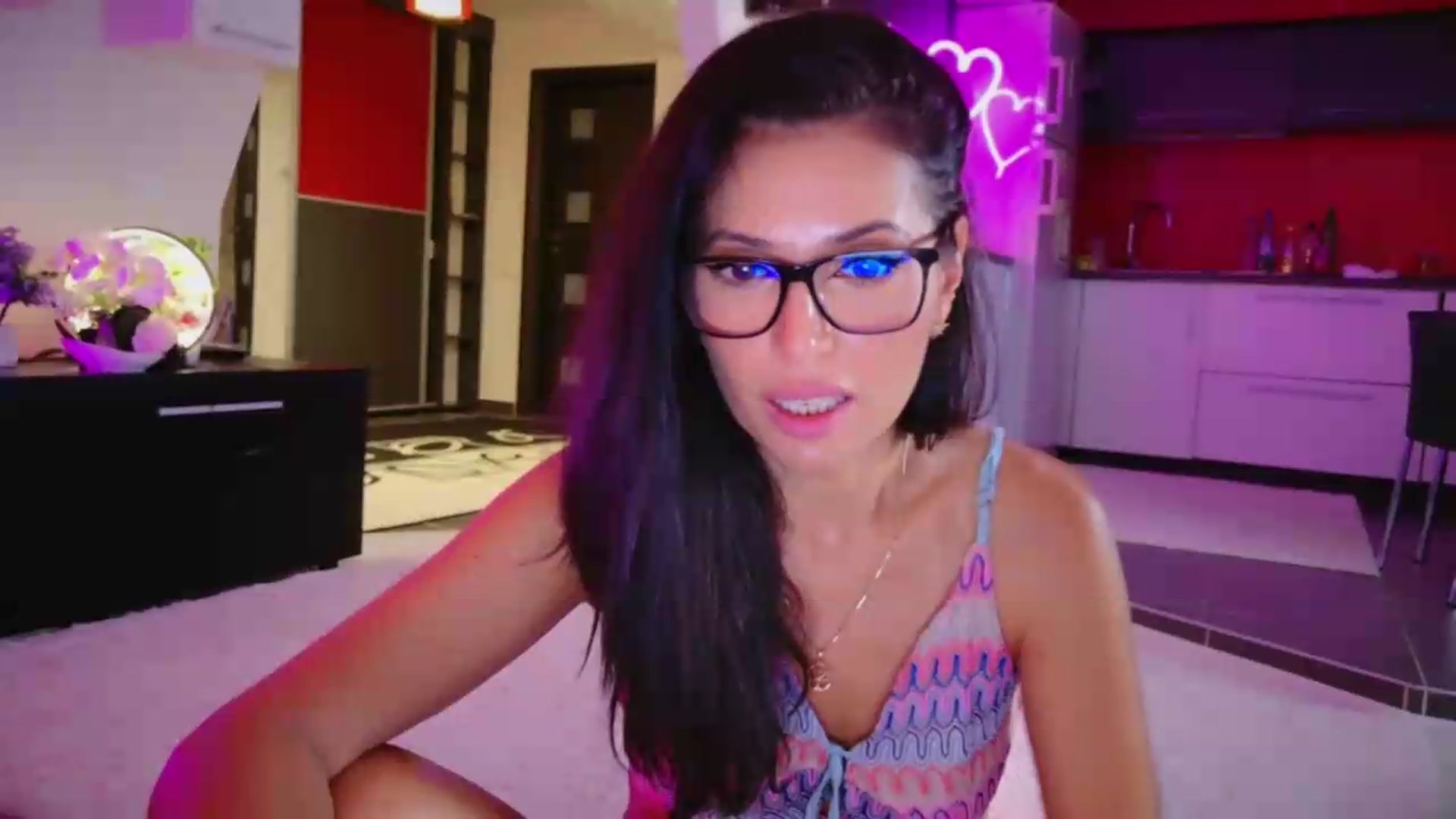Gallery image thumbnail from SmileyTinaa's myfreecams stream on, 08/29/2026, 24:04 image 17 of 20