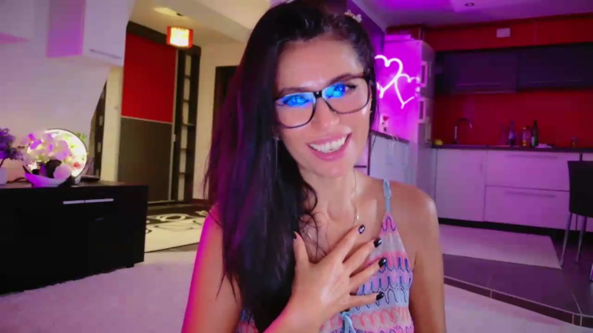 Gallery image thumbnail from SmileyTinaa's myfreecams stream on, 08/29/2026, 01:21 image 8 of 20