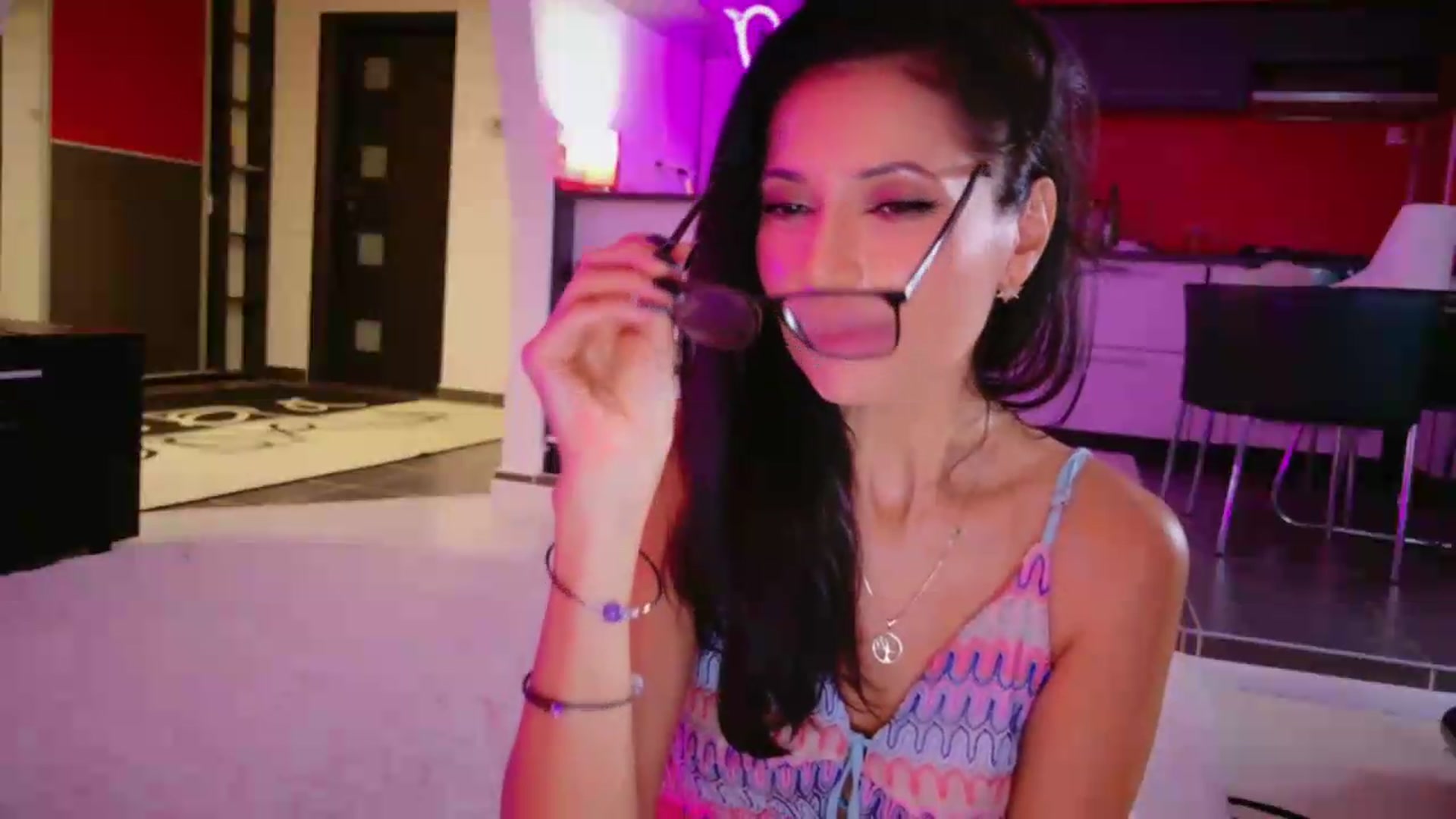 Gallery image thumbnail from SmileyTinaa's myfreecams stream on, 08/29/2026, 01:21 image 11 of 20