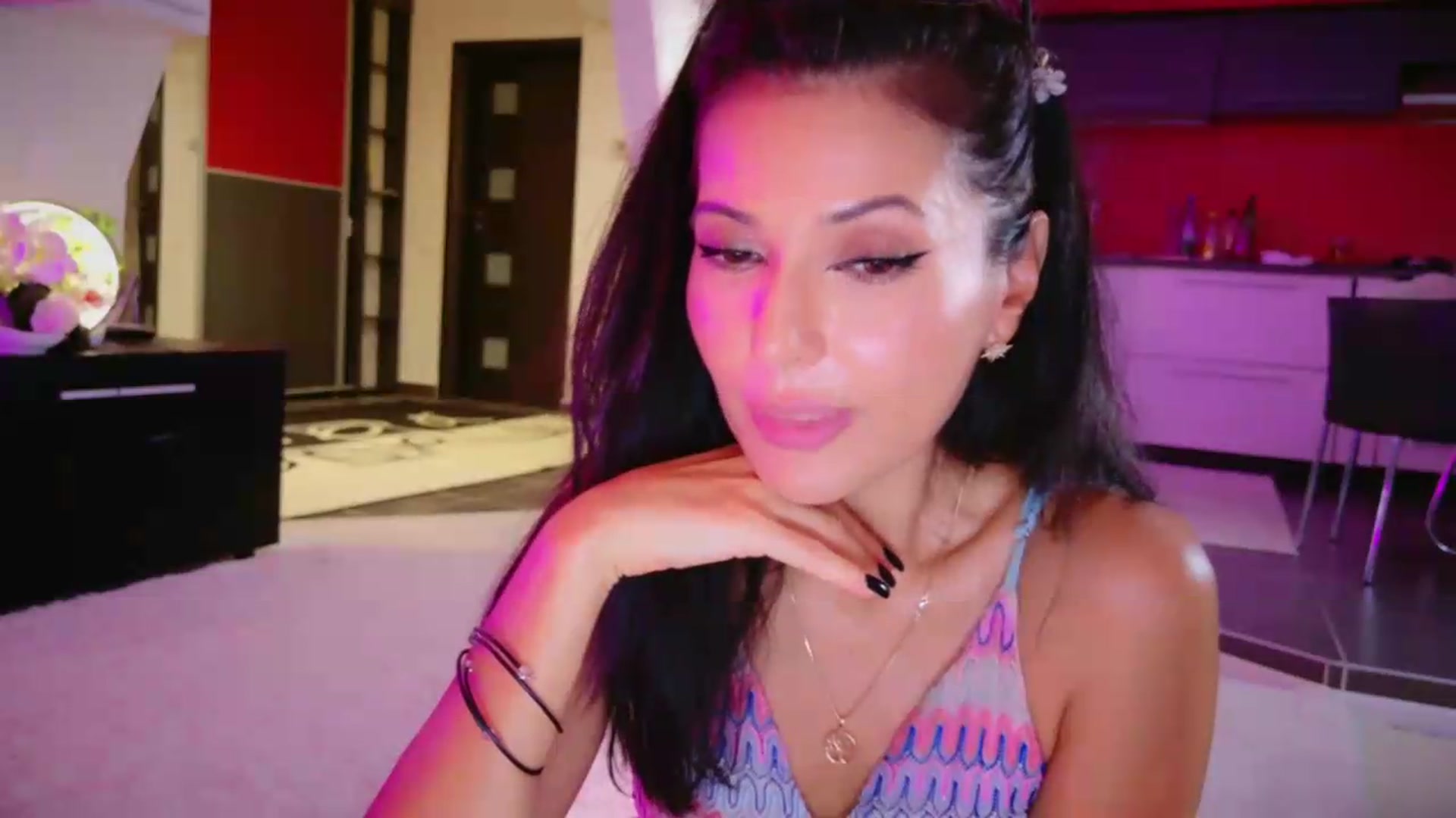 Gallery image thumbnail from SmileyTinaa's myfreecams stream on, 08/29/2026, 01:21 image 4 of 20