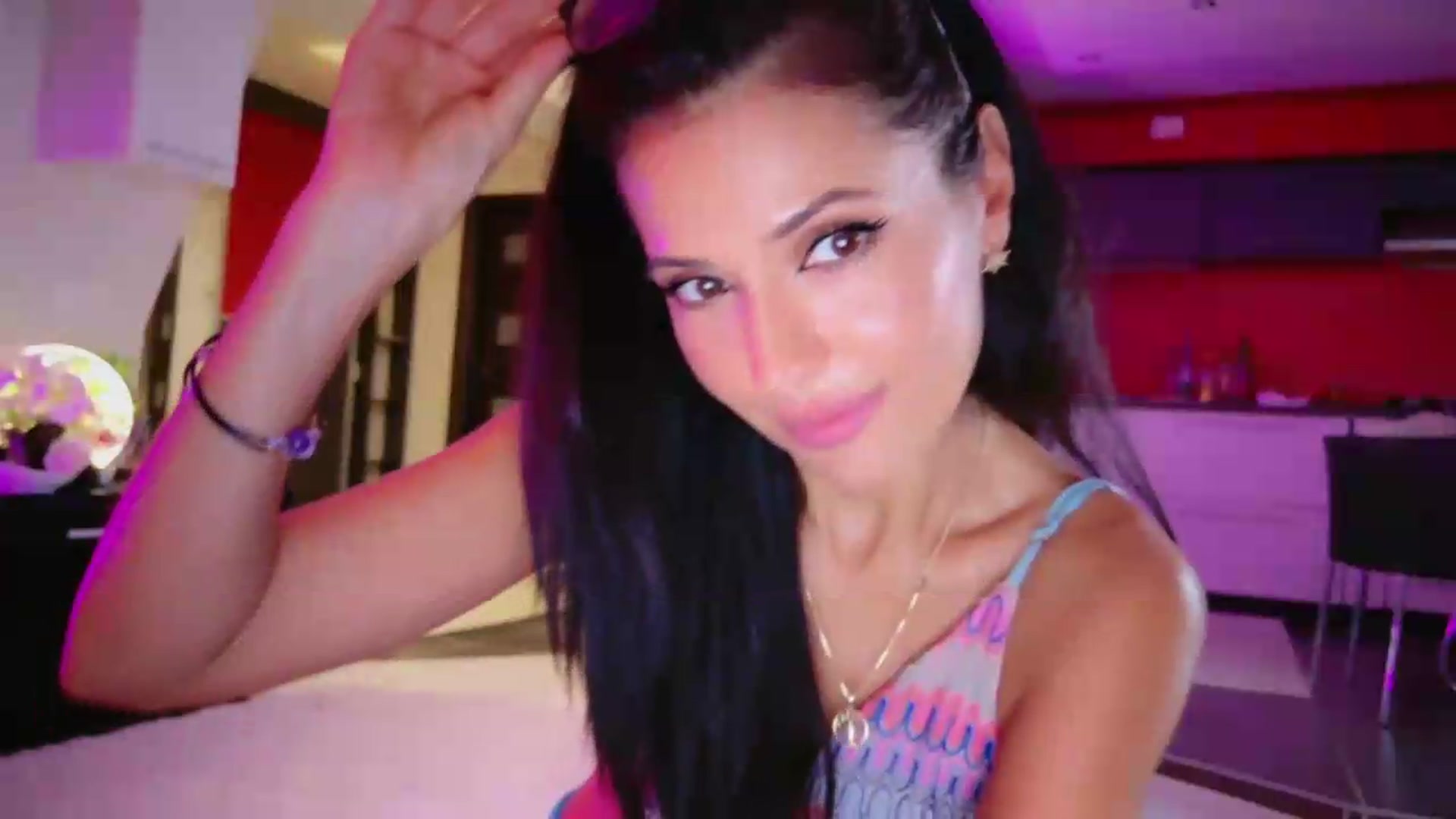 Gallery image thumbnail from SmileyTinaa's myfreecams stream on, 08/29/2026, 01:21 image 5 of 20
