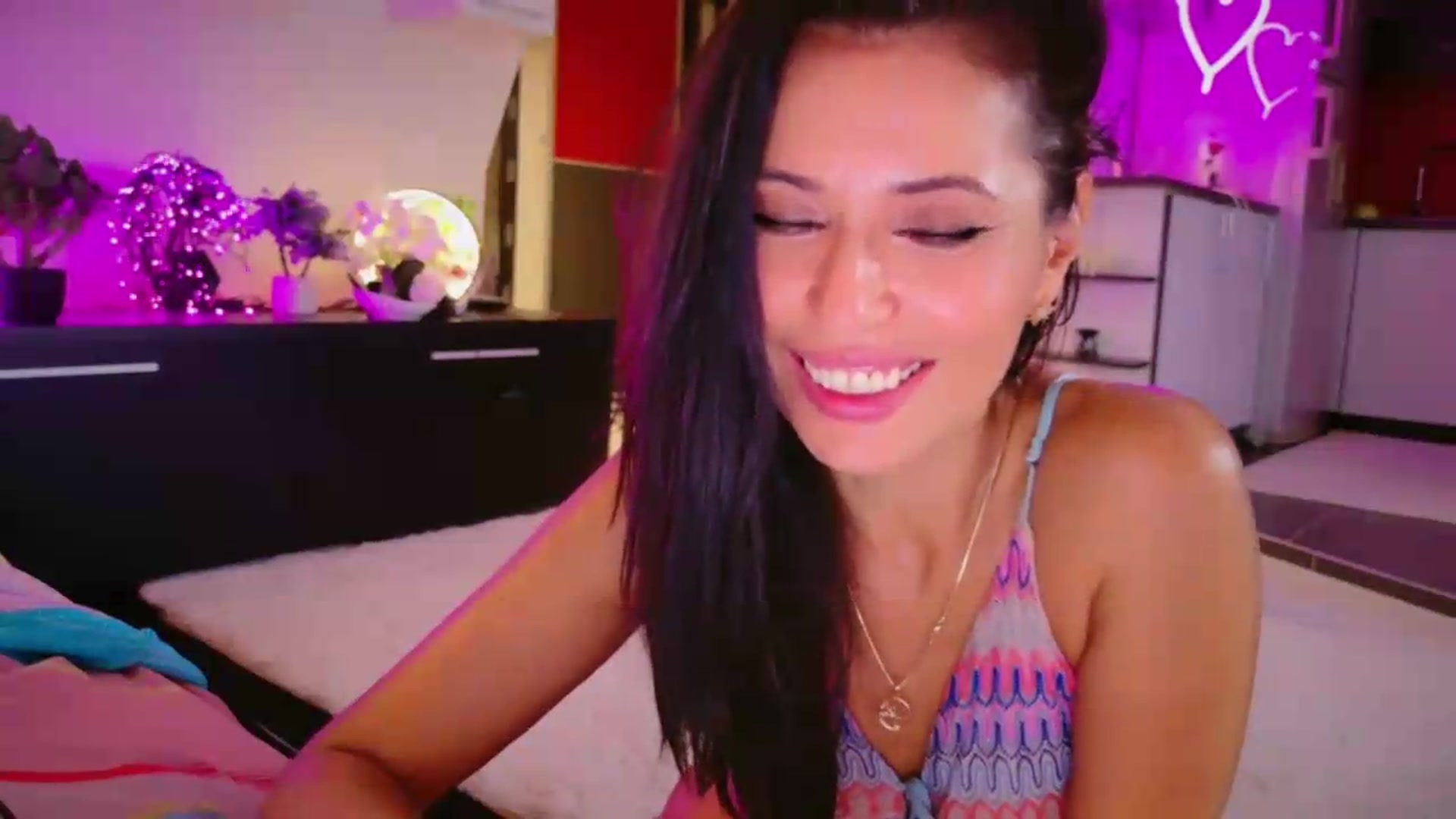 Gallery image thumbnail from SmileyTinaa's myfreecams stream on, 08/29/2026, 07:22 image 13 of 20