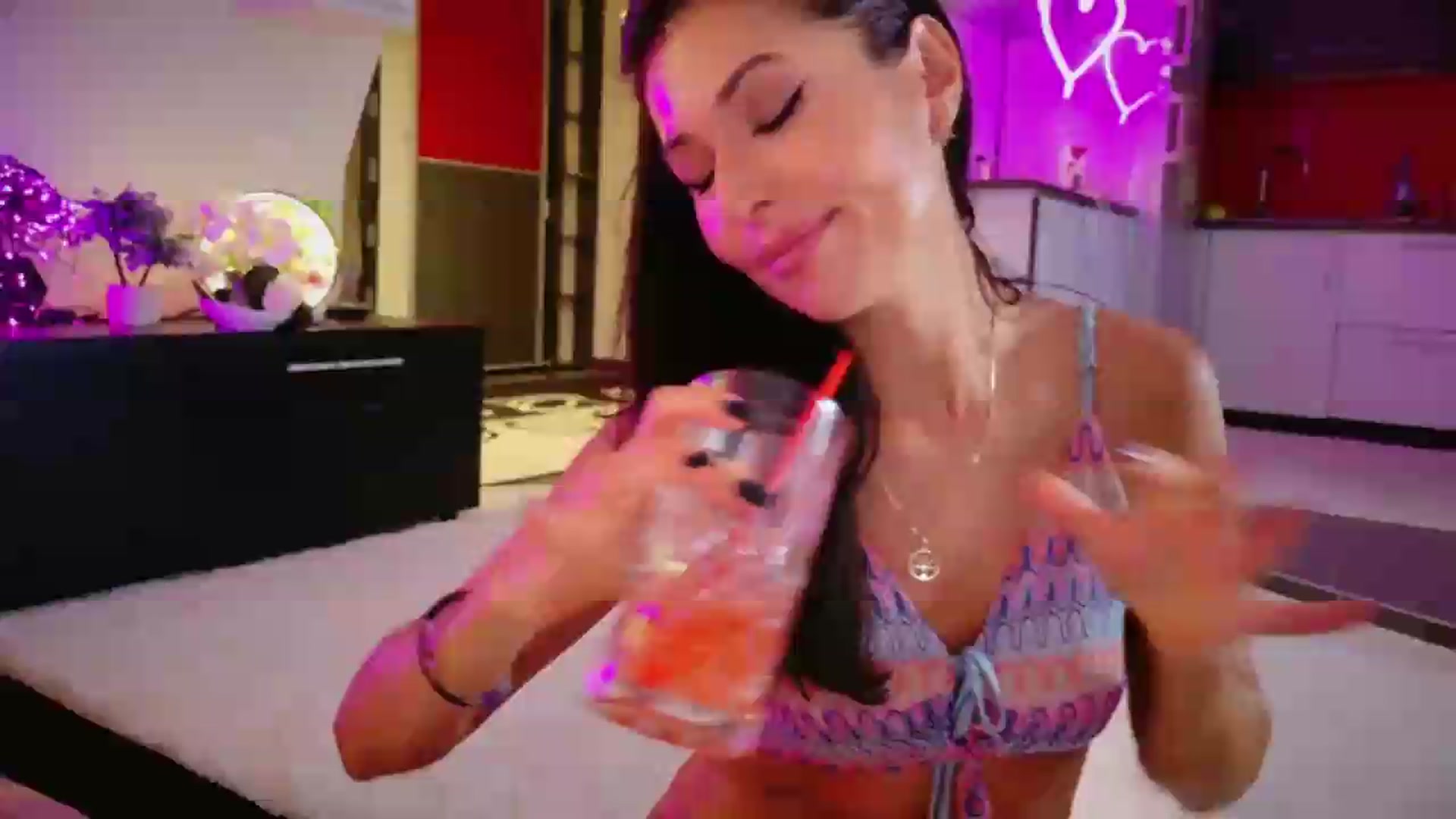 Gallery image thumbnail from SmileyTinaa's myfreecams stream on, 08/29/2026, 07:22 image 1 of 20