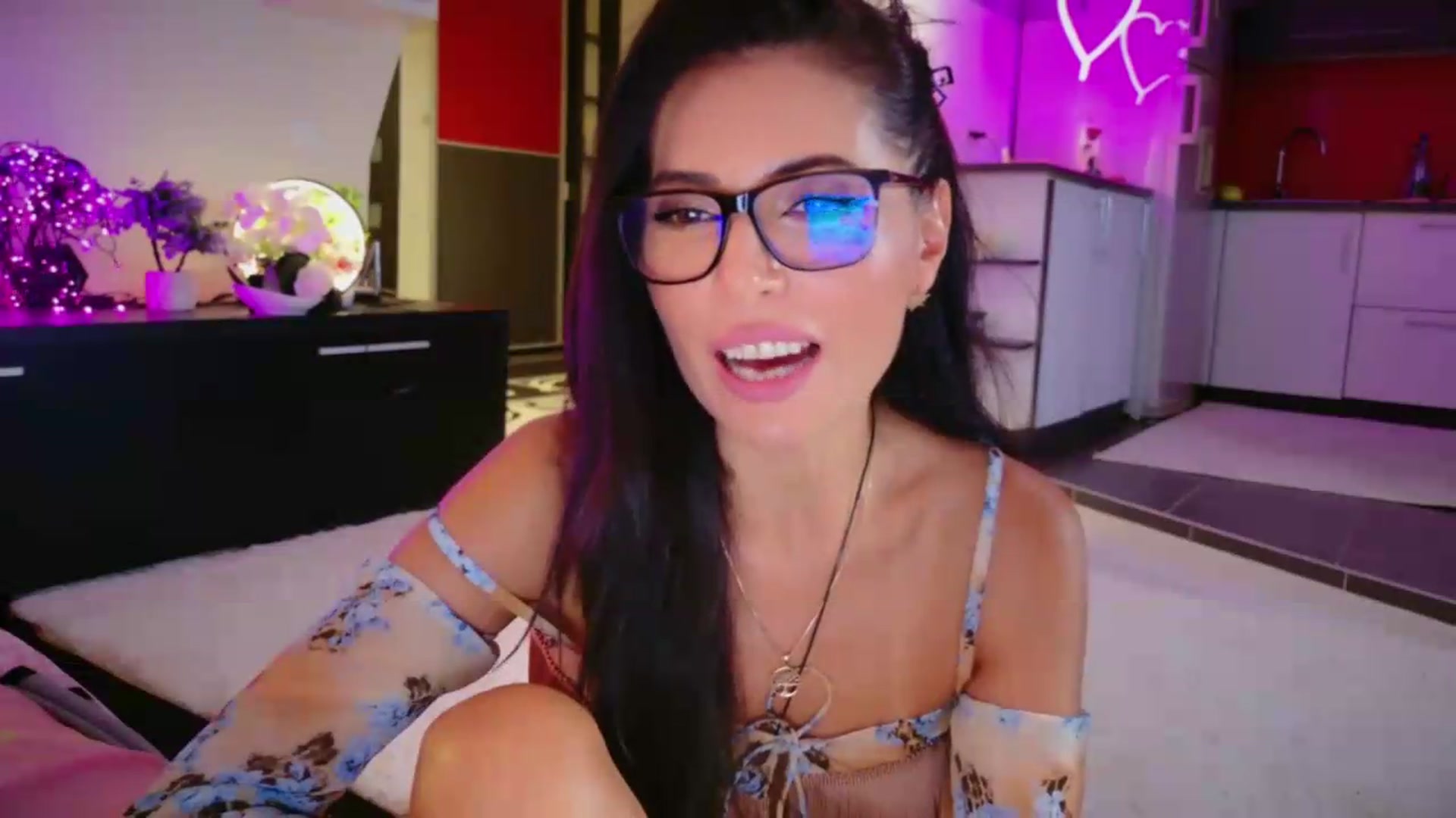 Gallery image thumbnail from SmileyTinaa's myfreecams stream on, 09/04/2026, 02:09 image 3 of 20