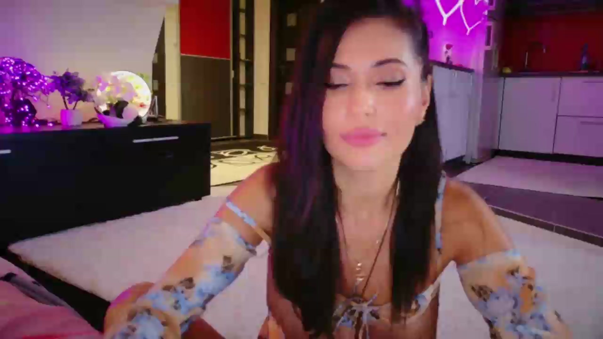 Gallery image thumbnail from SmileyTinaa's myfreecams stream on, 09/04/2026, 02:09 image 4 of 20