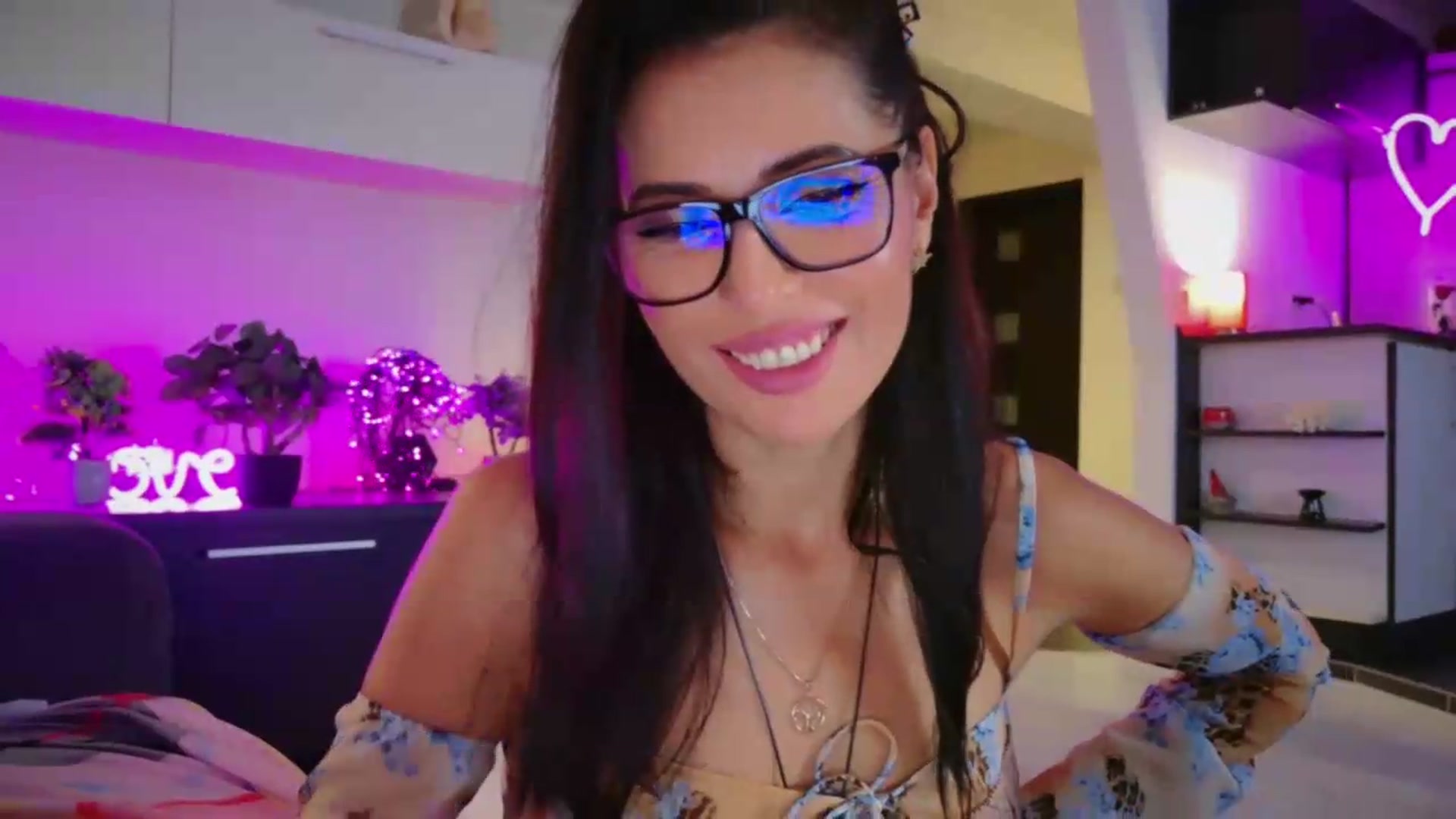 Gallery image thumbnail from SmileyTinaa's myfreecams stream on, 09/04/2026, 02:09 image 8 of 20